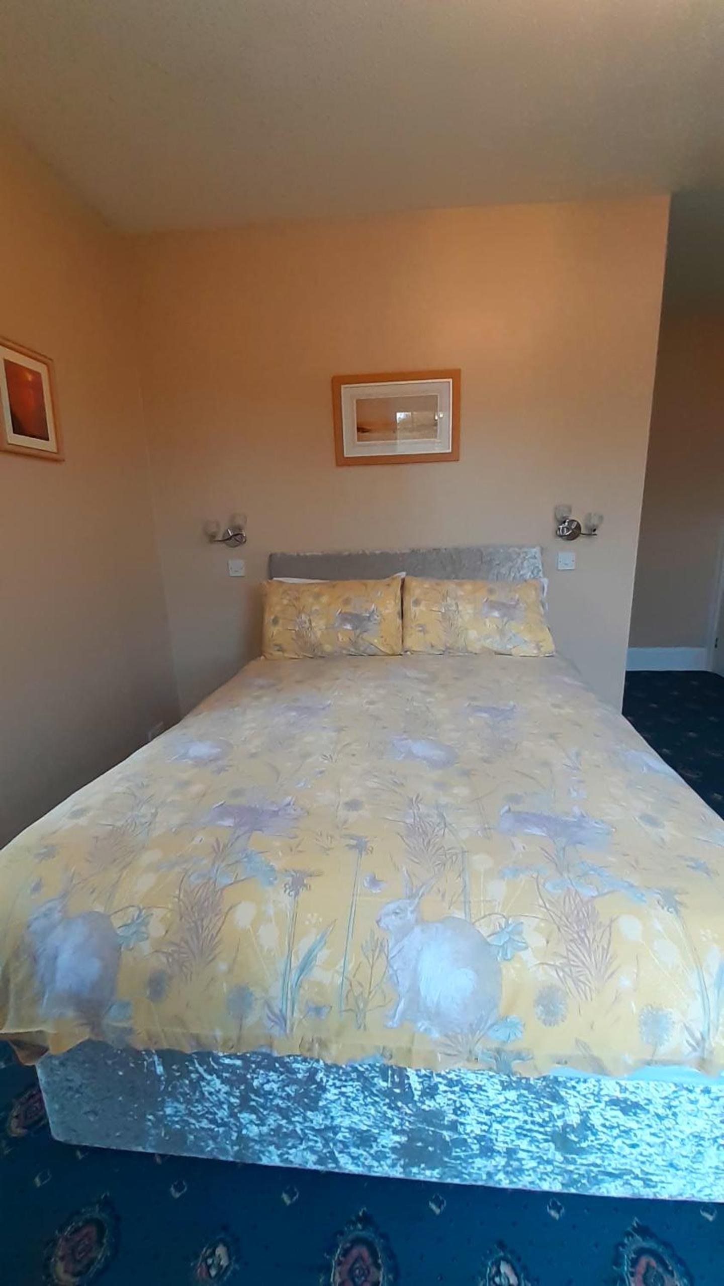 Double Room with Private Bathroom - Photo 28