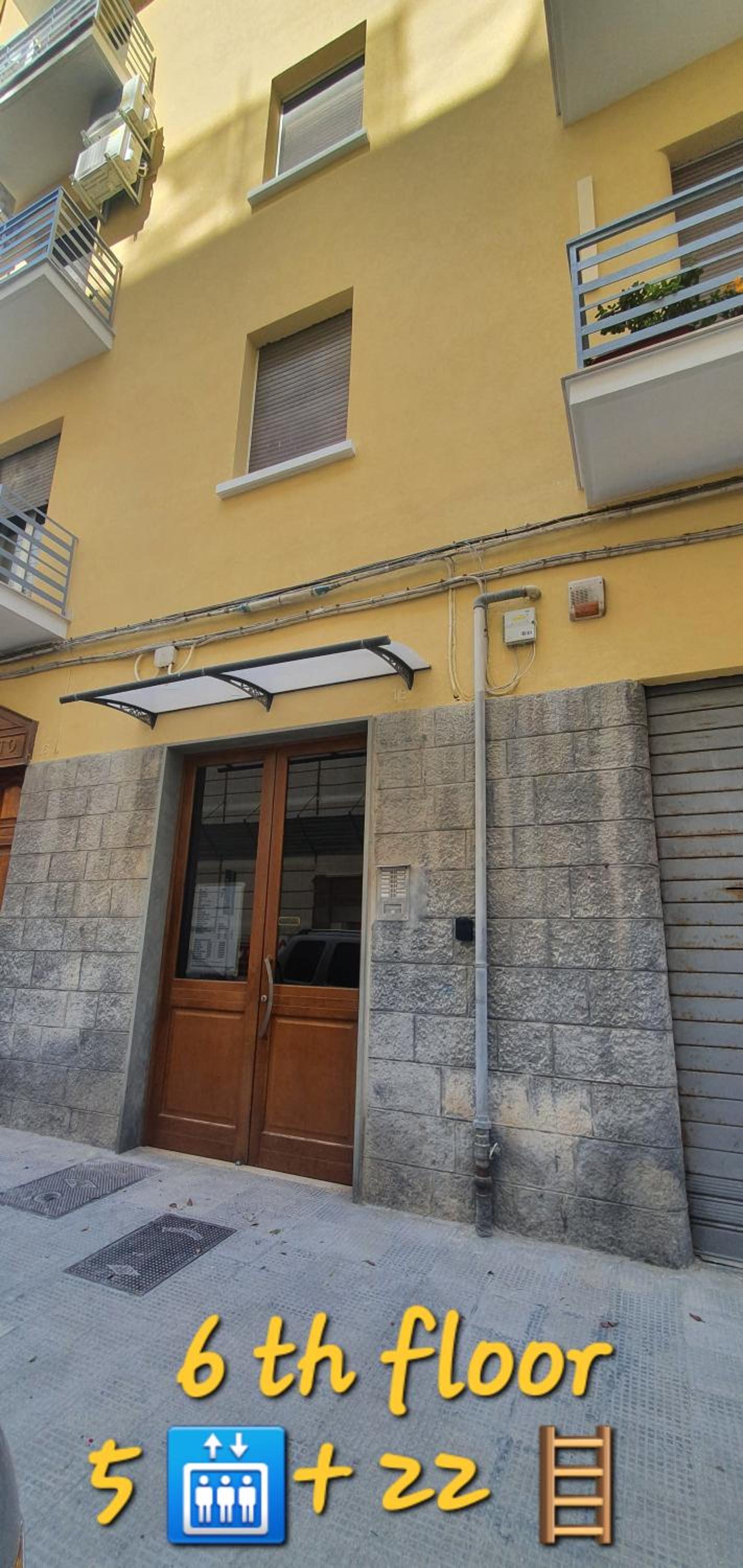 Apartment with Terrace - Photo 13