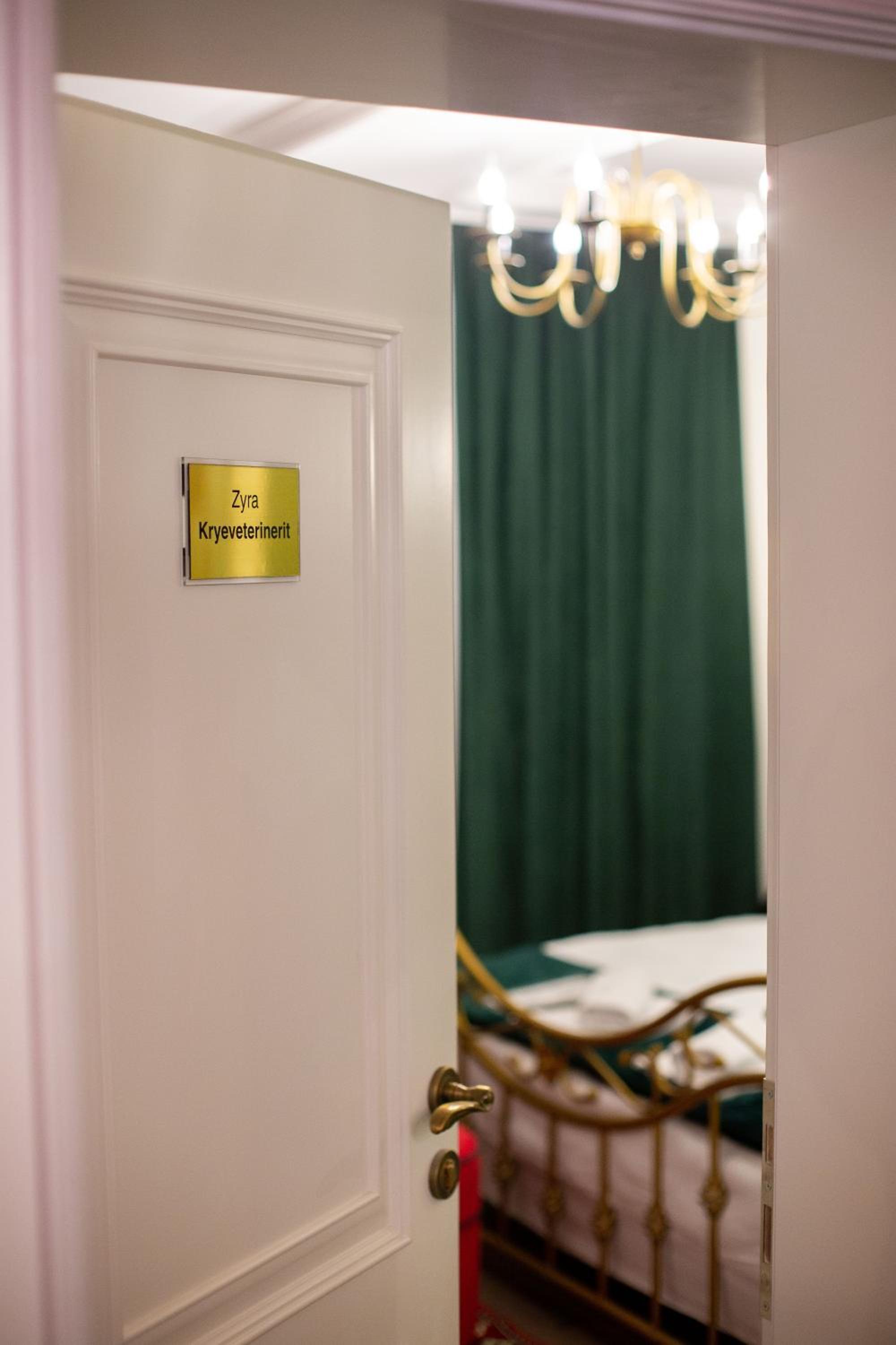 Standard King Room