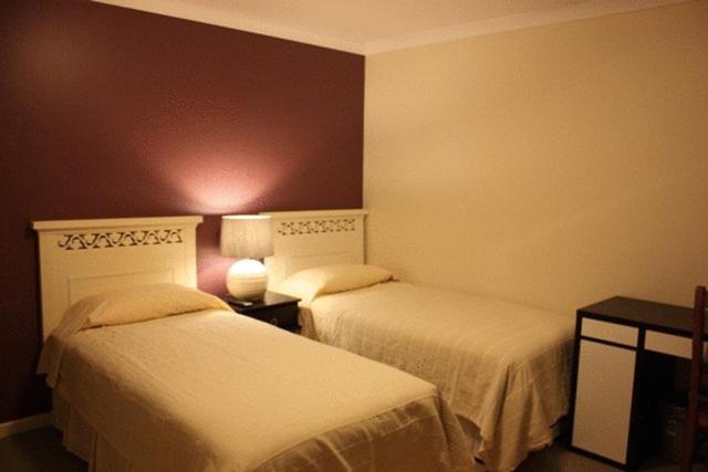 Twin Room with Private Bathroom photo 2