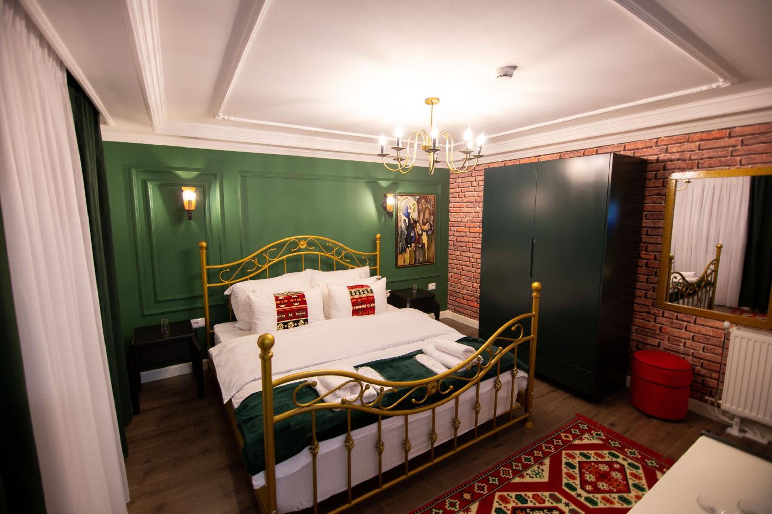 Standard King Room