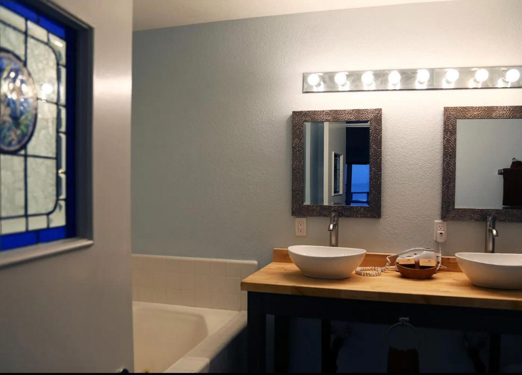 Junior Suite with Ocean View photo 2
