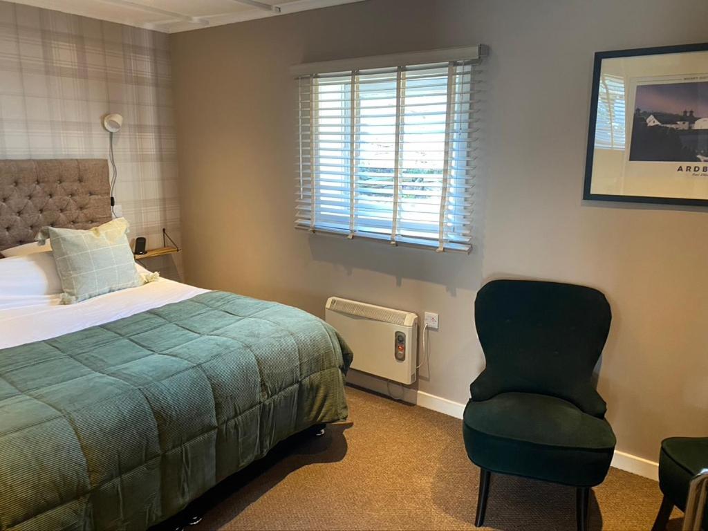 Double or Twin Room with Bathroom - Photo 6