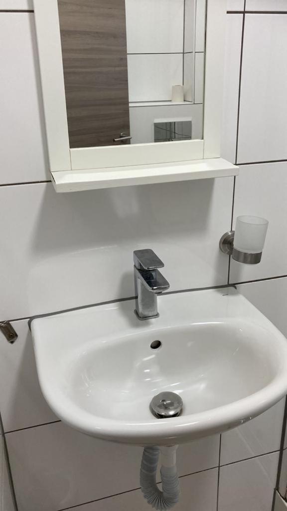 Twin Room with Private Bathroom photo 2