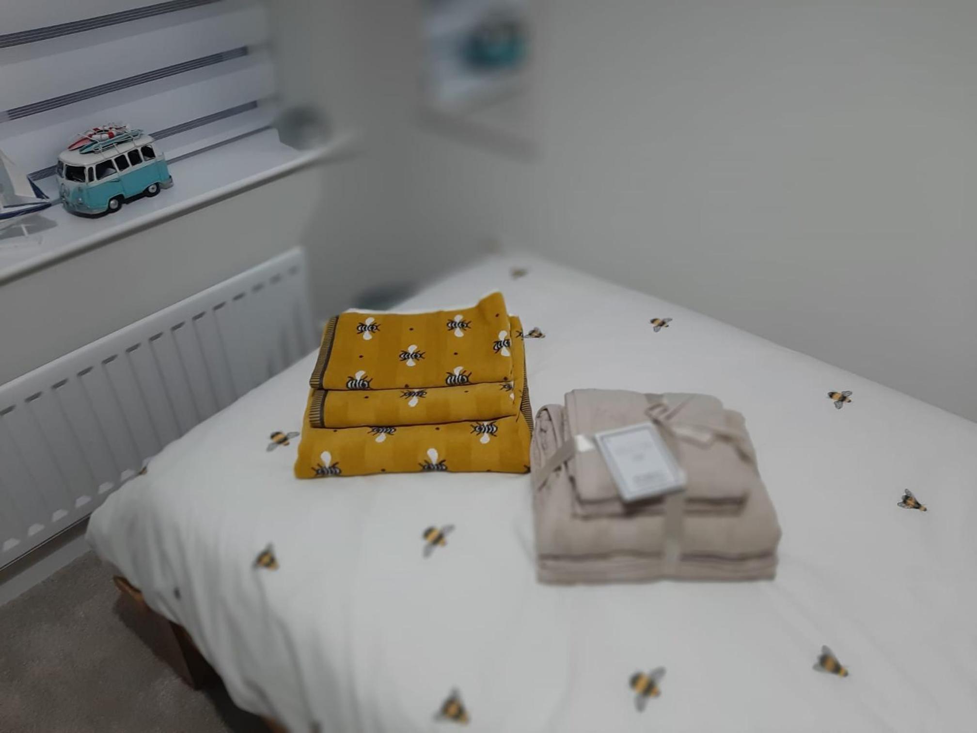 Single Room with Shared Bathroom photo 2