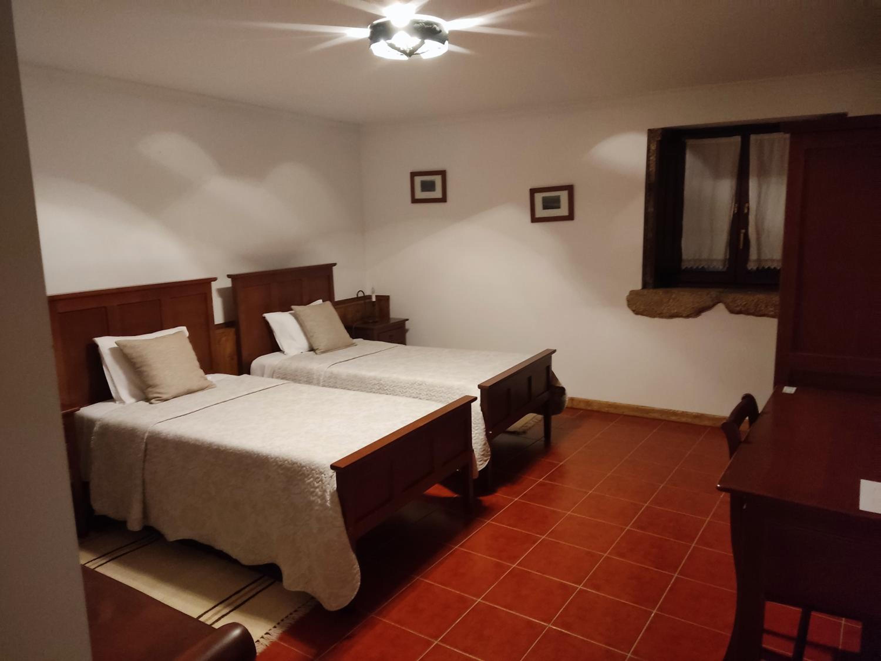 Large Twin Room photo 1