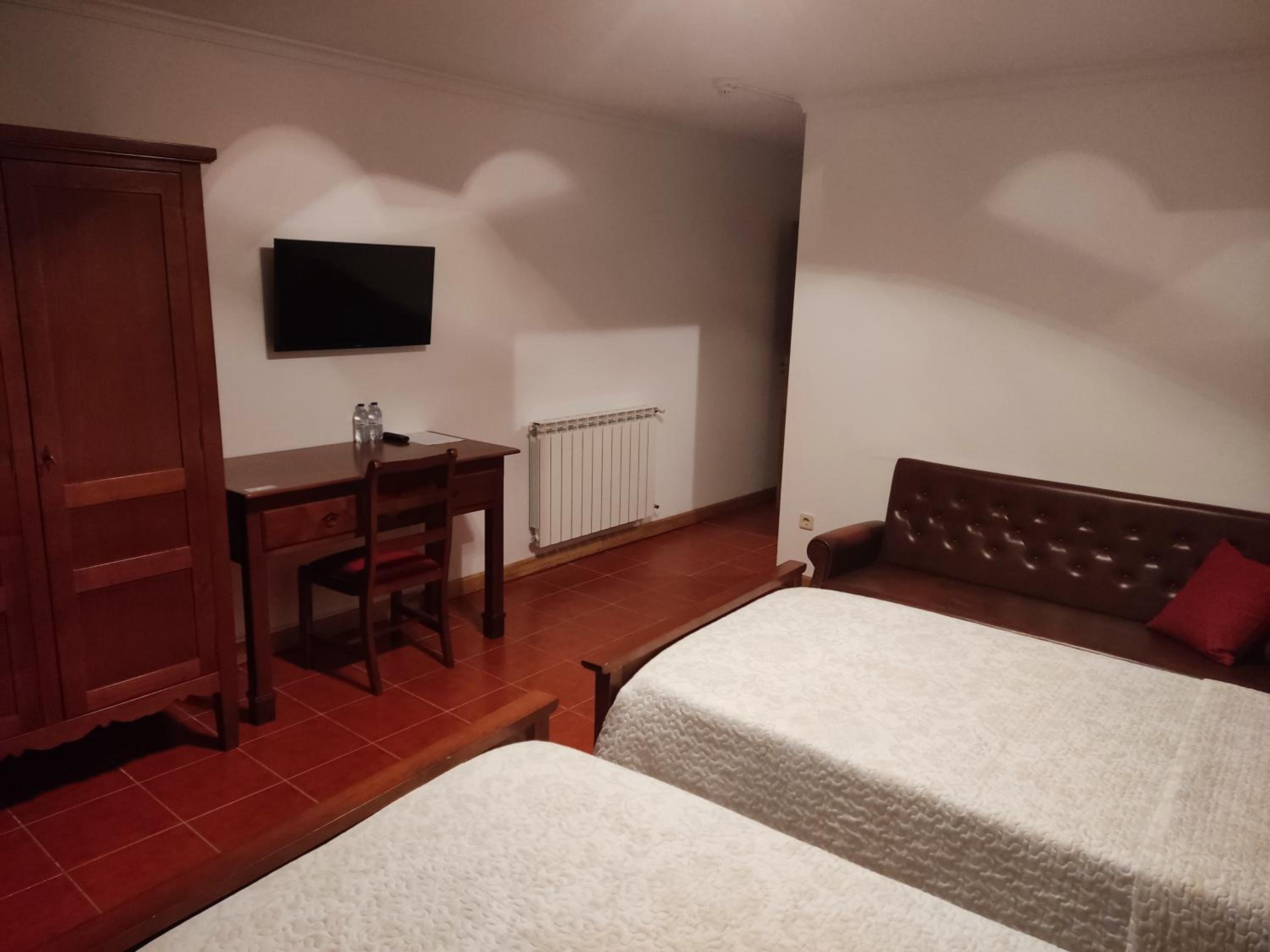 Large Twin Room photo 2