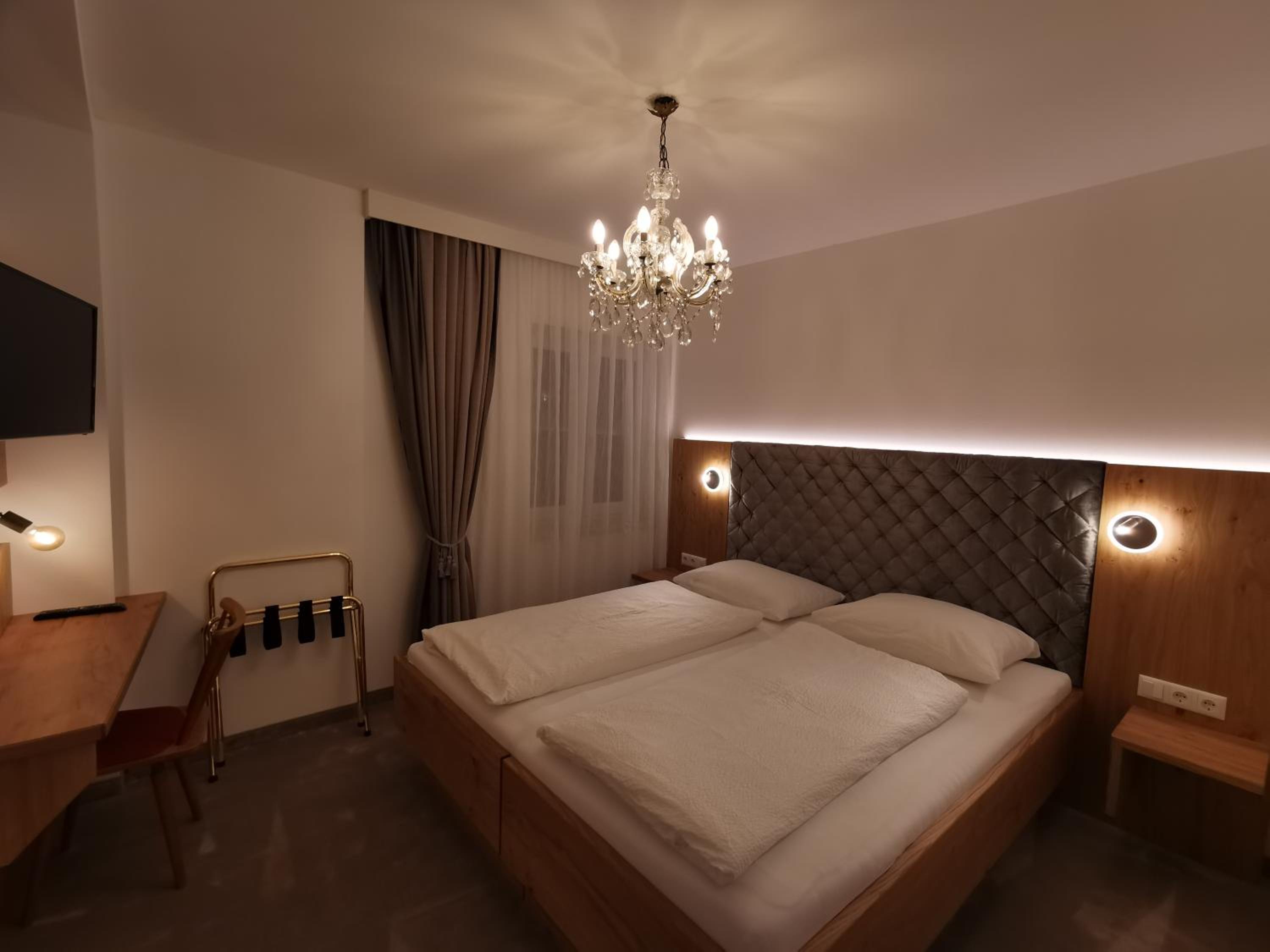 Economy Double or Twin Room photo 3