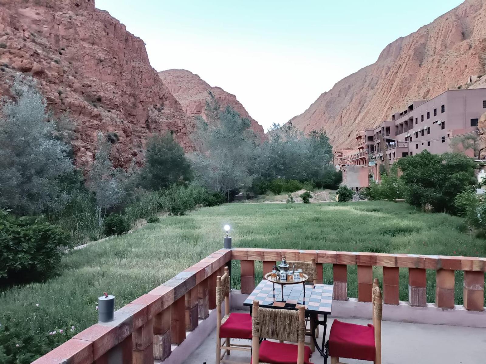 Family Room with Garden View - Photo 5