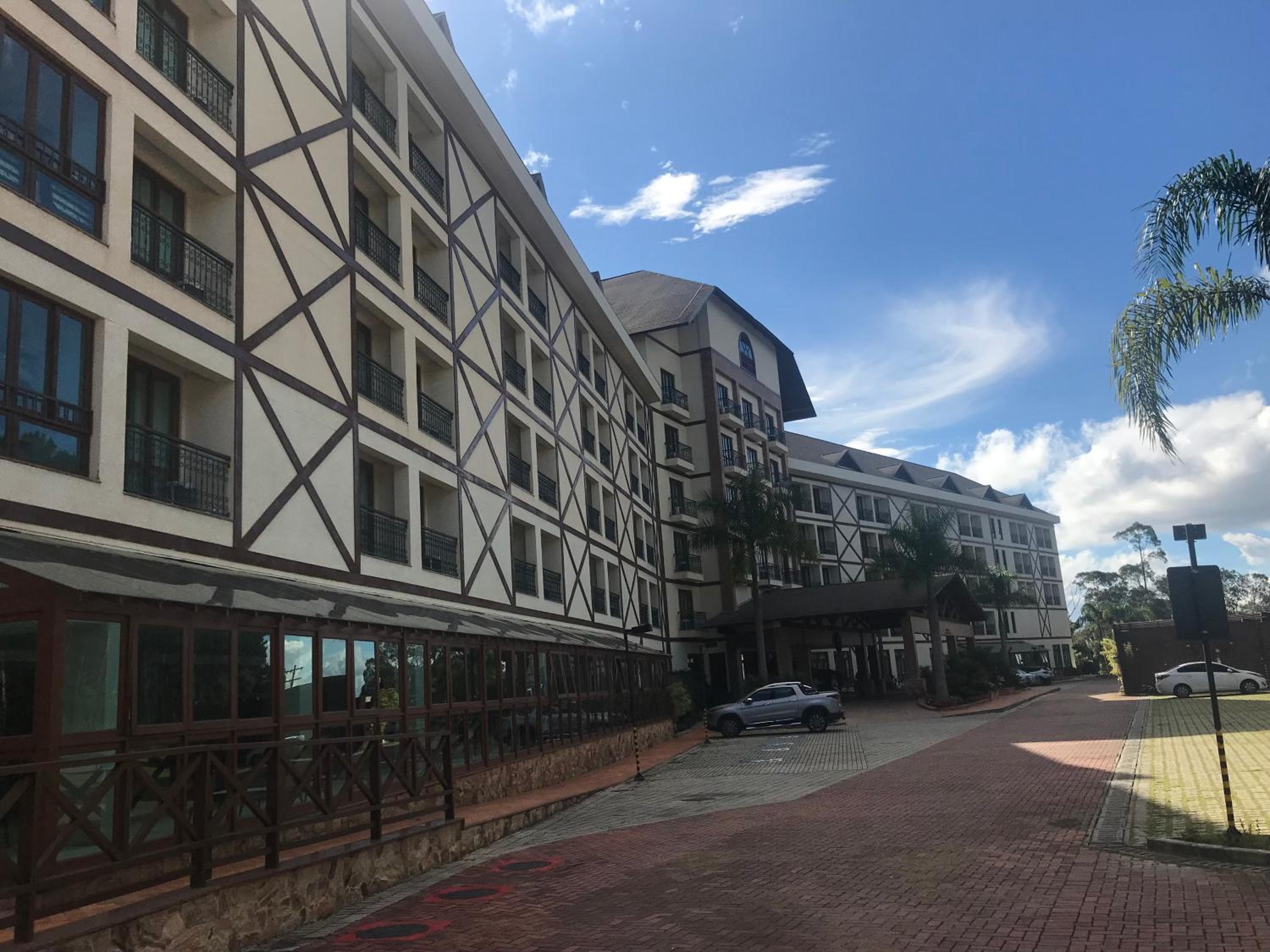 Apartment with Balcony photo 2