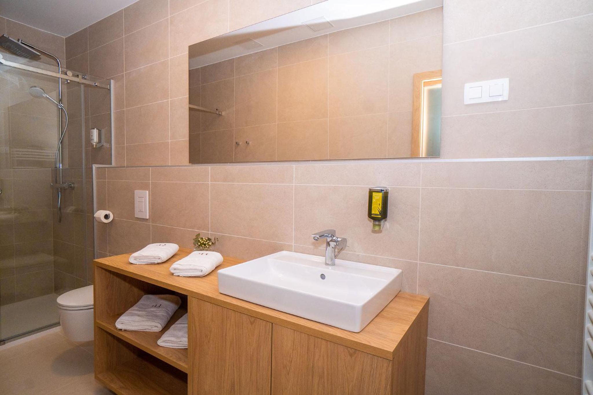 Double Room - Photo 9