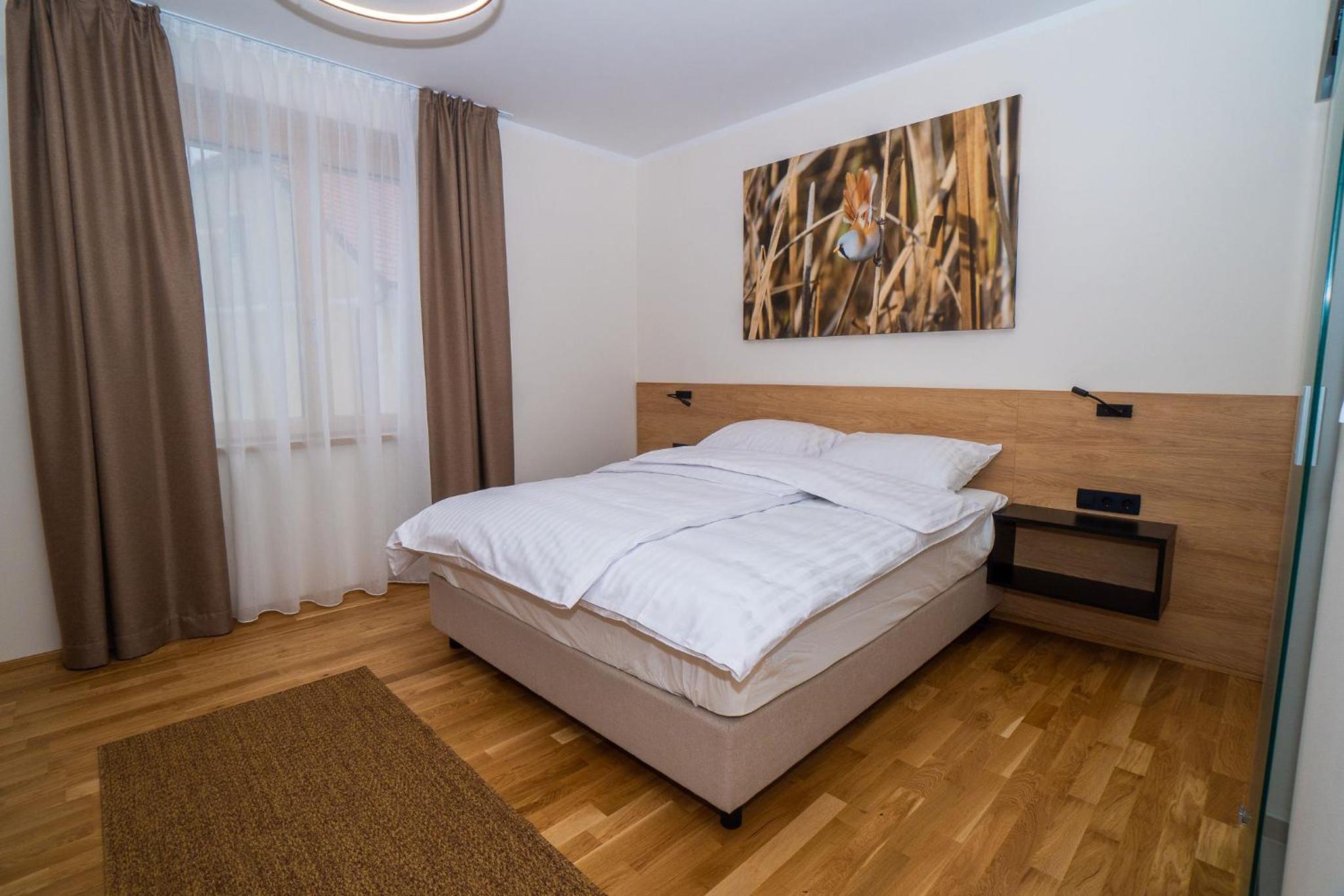 Double Room - Photo 6