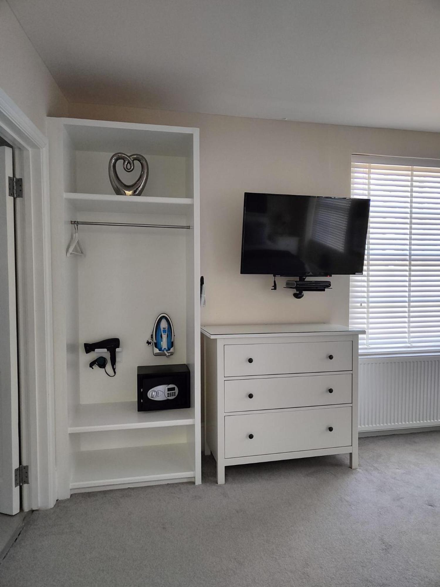 Superior King Suite photo 1