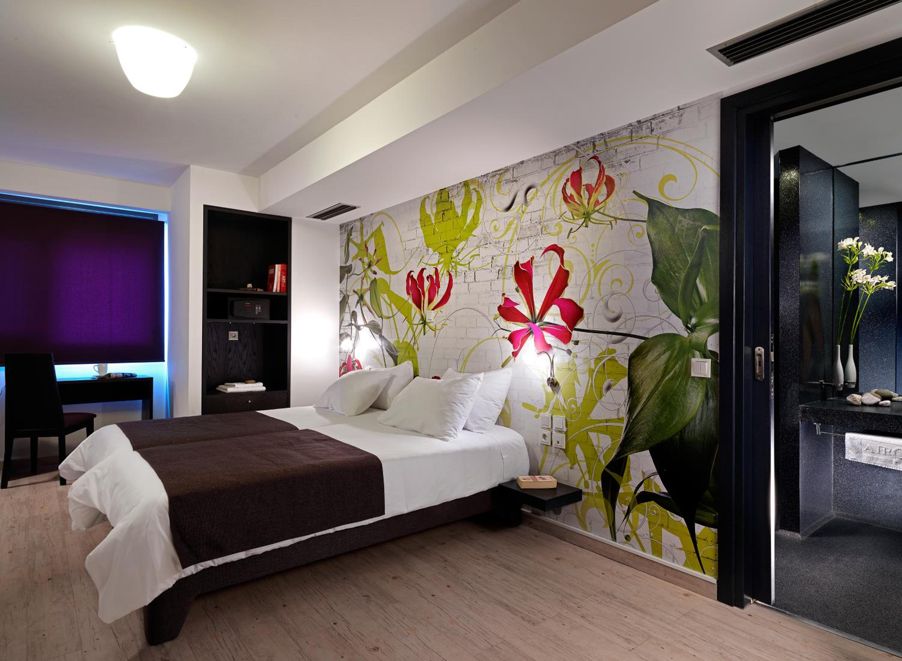 Double or Twin Room - Photo 7