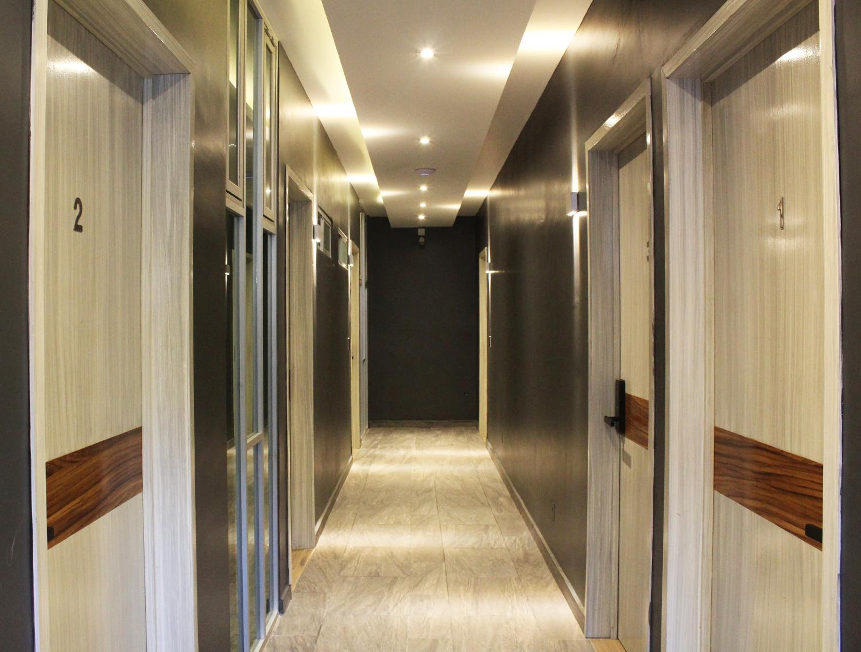 Deluxe Double Room with Two Double Beds - Photo 18
