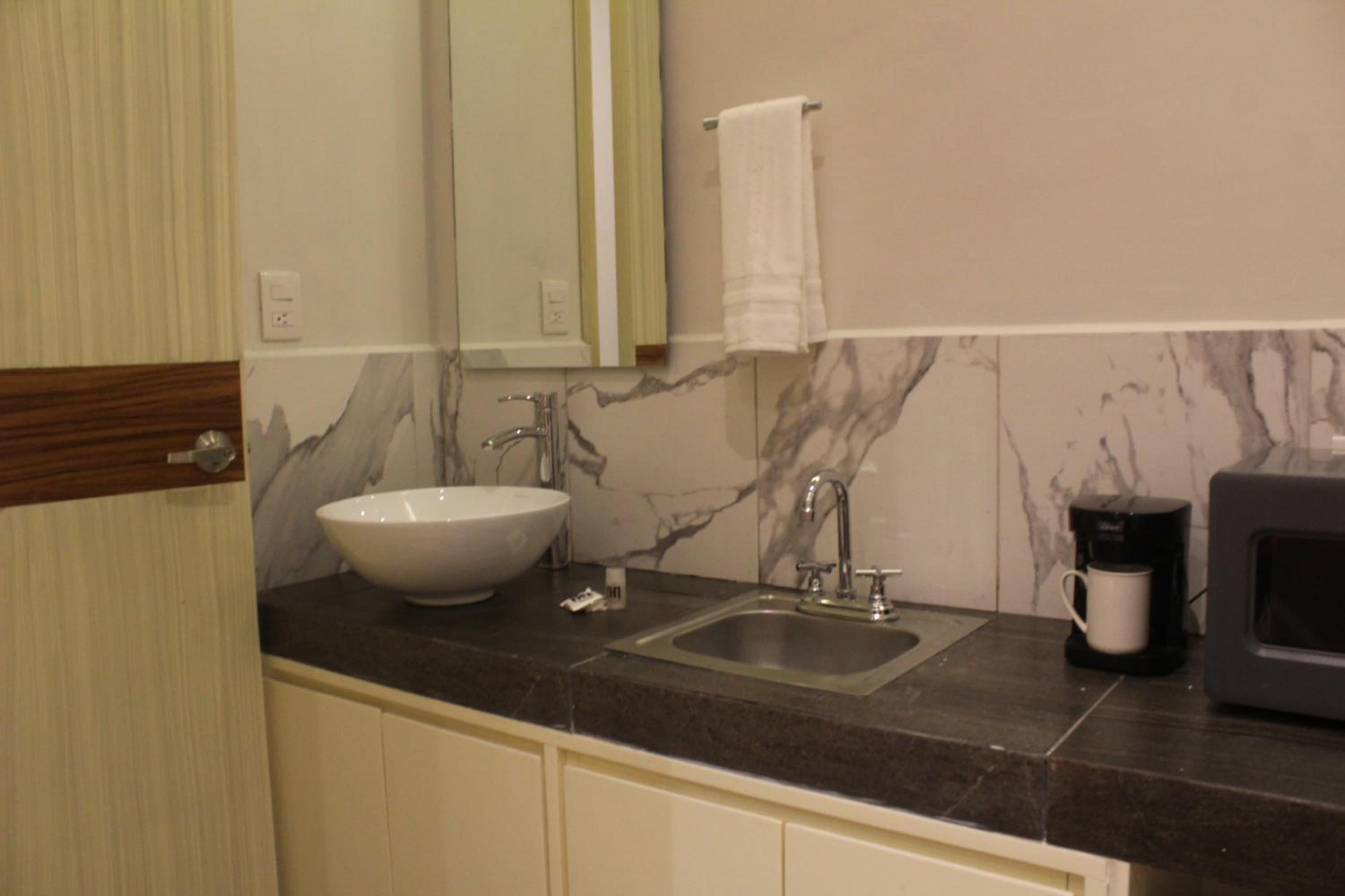 Deluxe Double Room with Two Double Beds - Photo 16