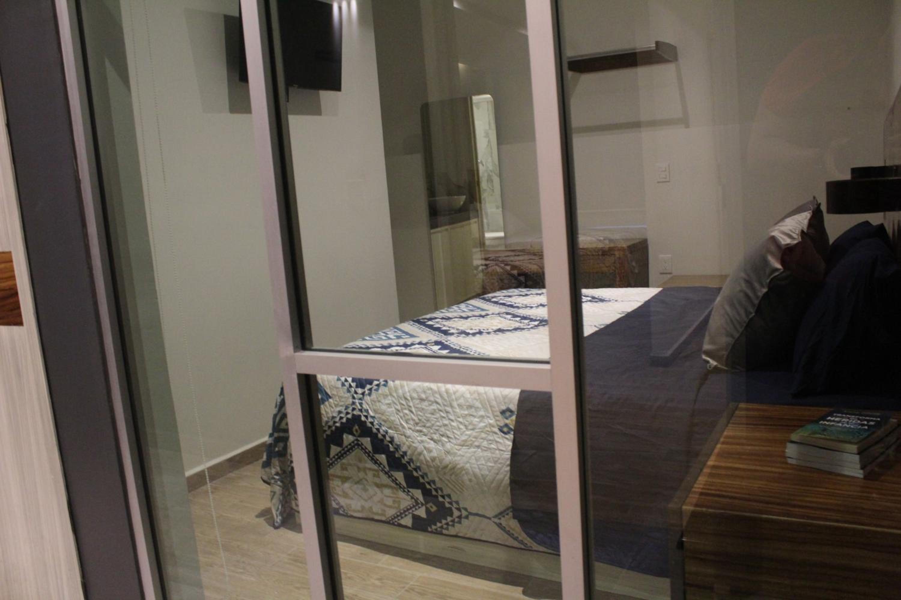 Deluxe Suite - Photo 6
