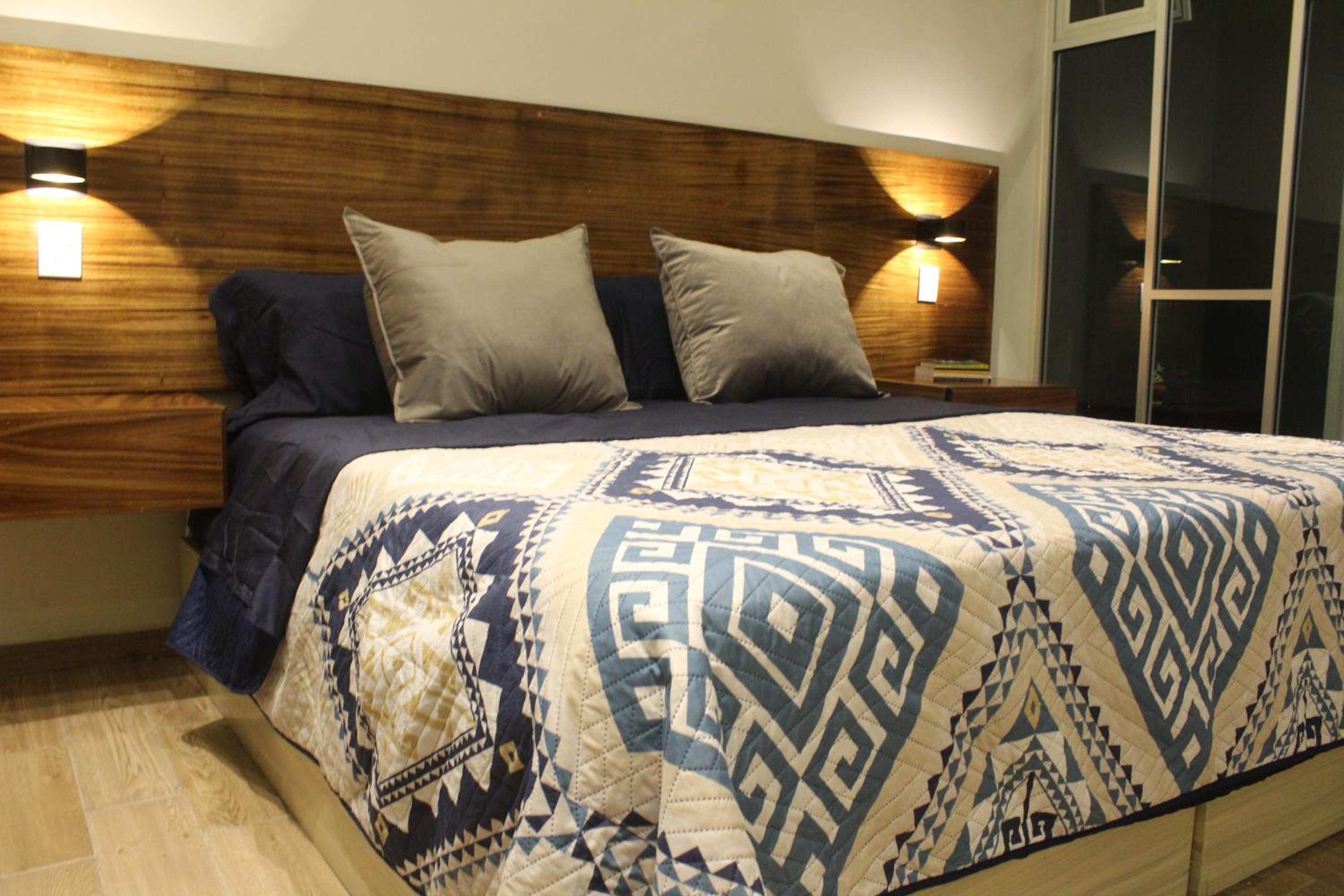 Deluxe Suite - Photo 2