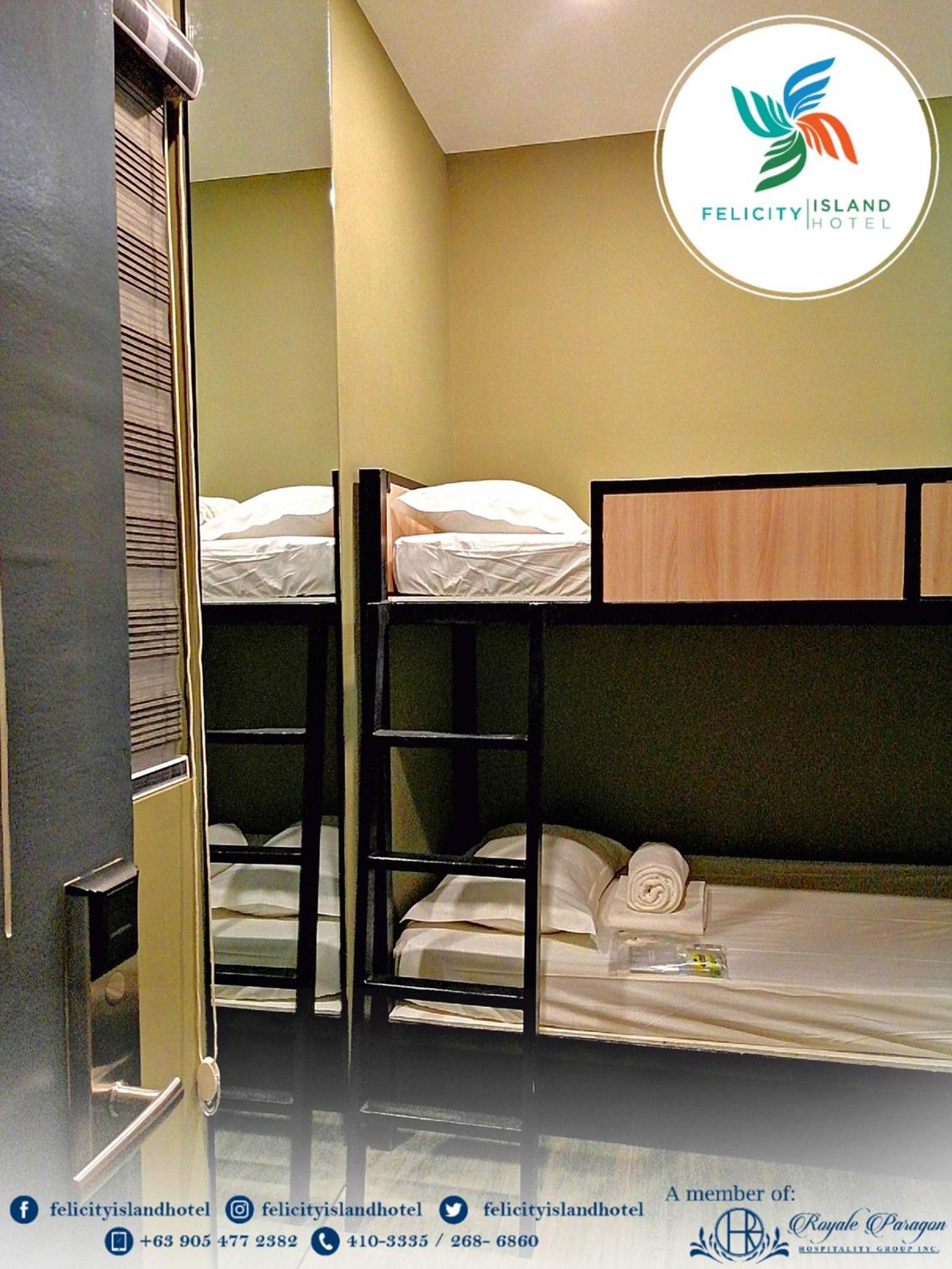 8-Bed Mixed Dormitory Room photo 1