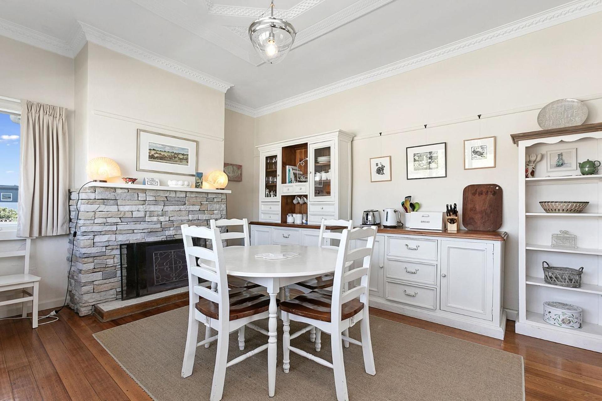Three-Bedroom House photo 2
