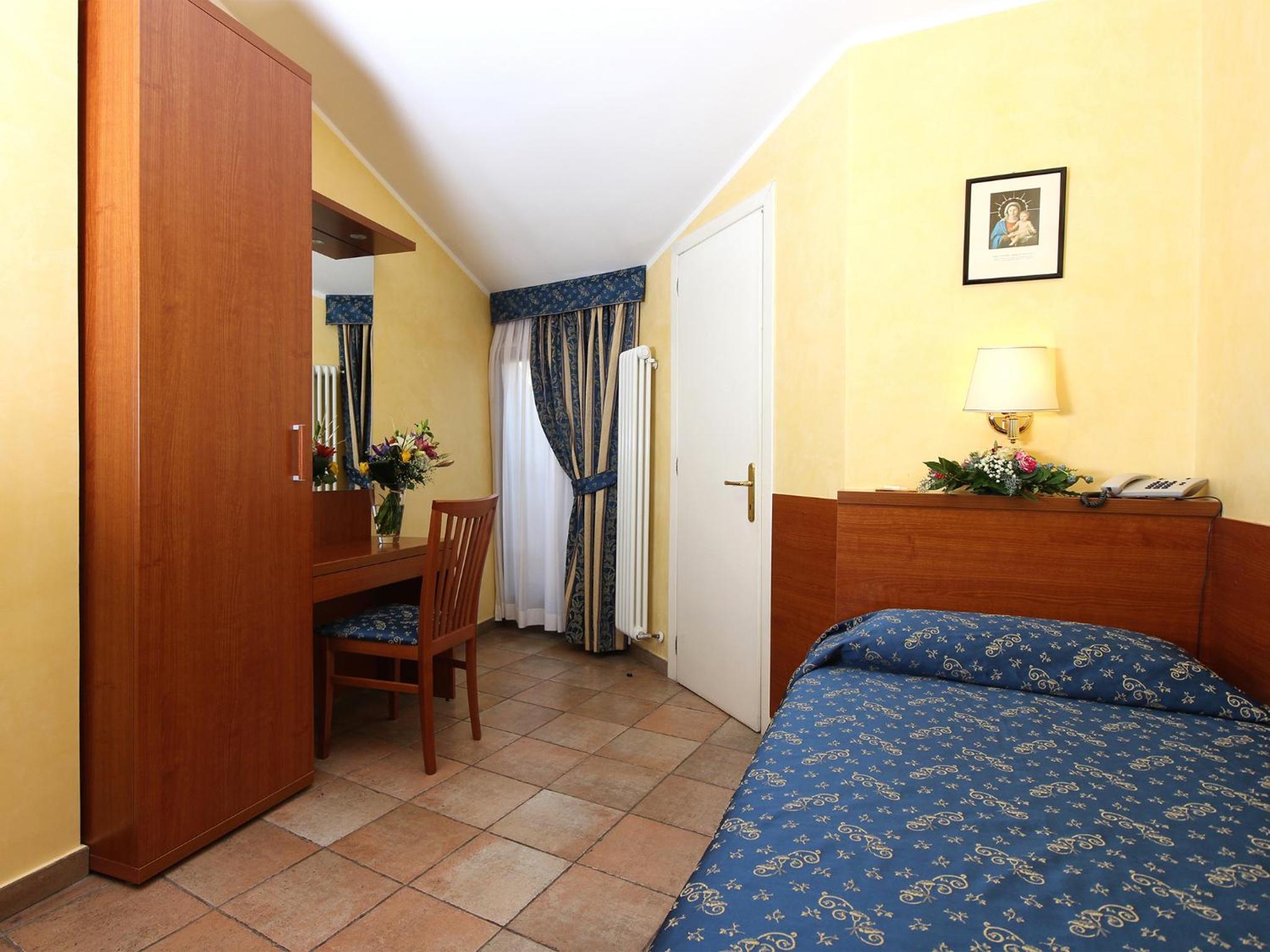 Superior Single Room photo 3