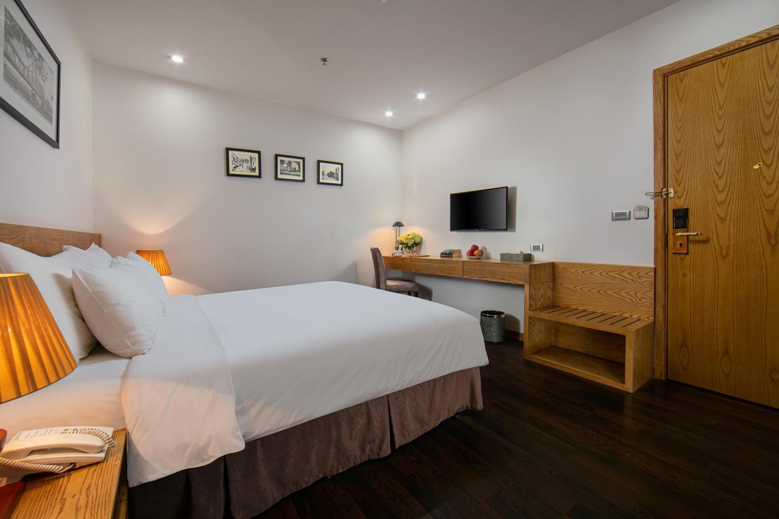 Superior Double or Twin Room No Window photo 3