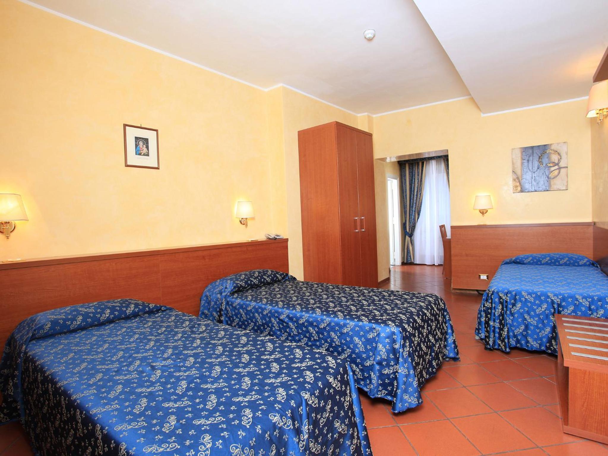 Triple Room with Garden View photo 3