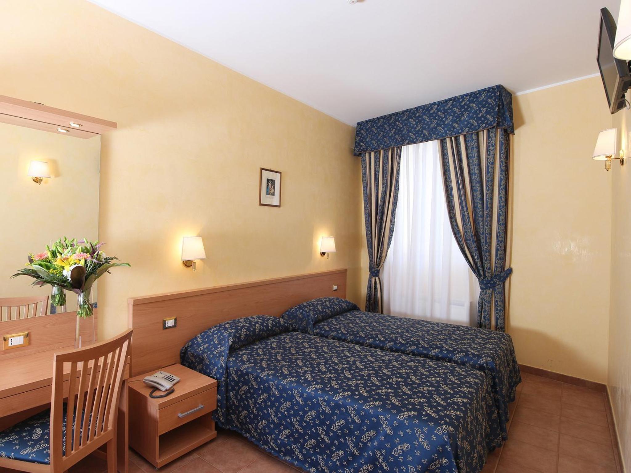 Superior Double or Twin Room photo 3