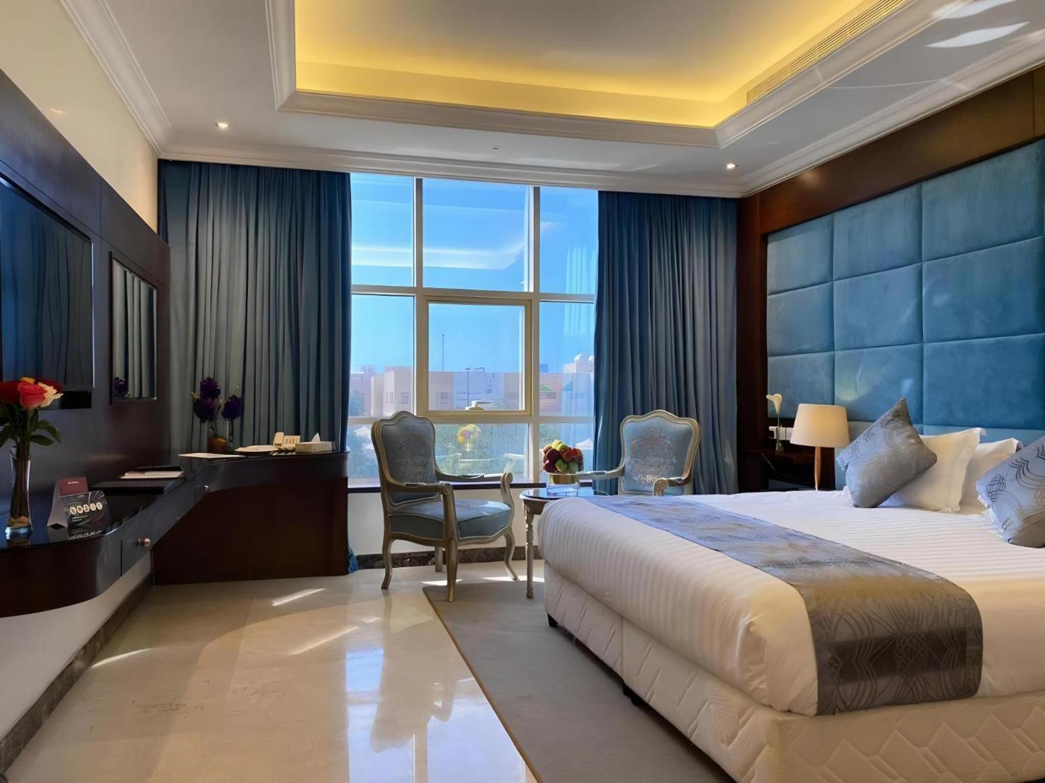 Deluxe King Room - Photo 1