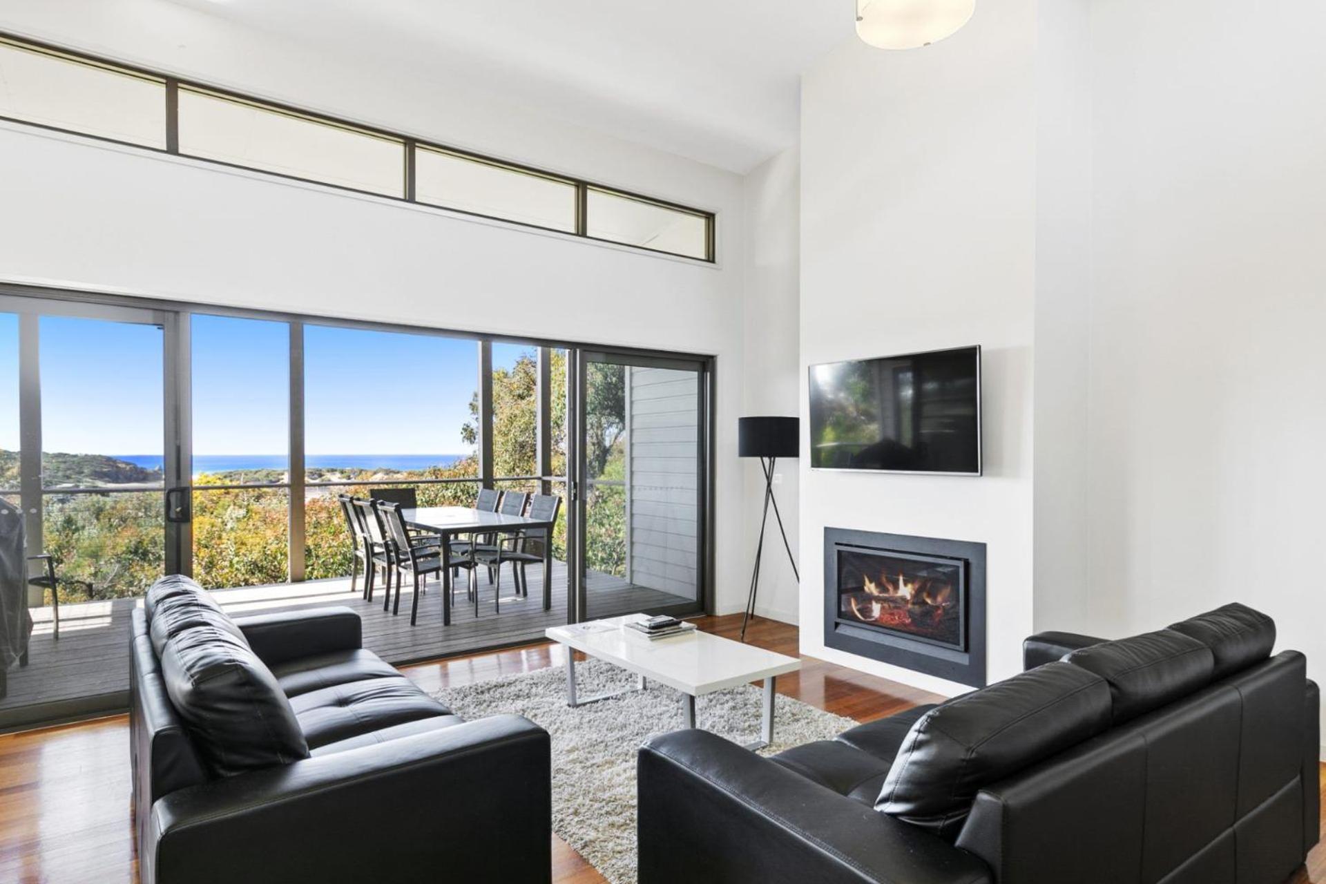 Three-Bedroom House photo 1