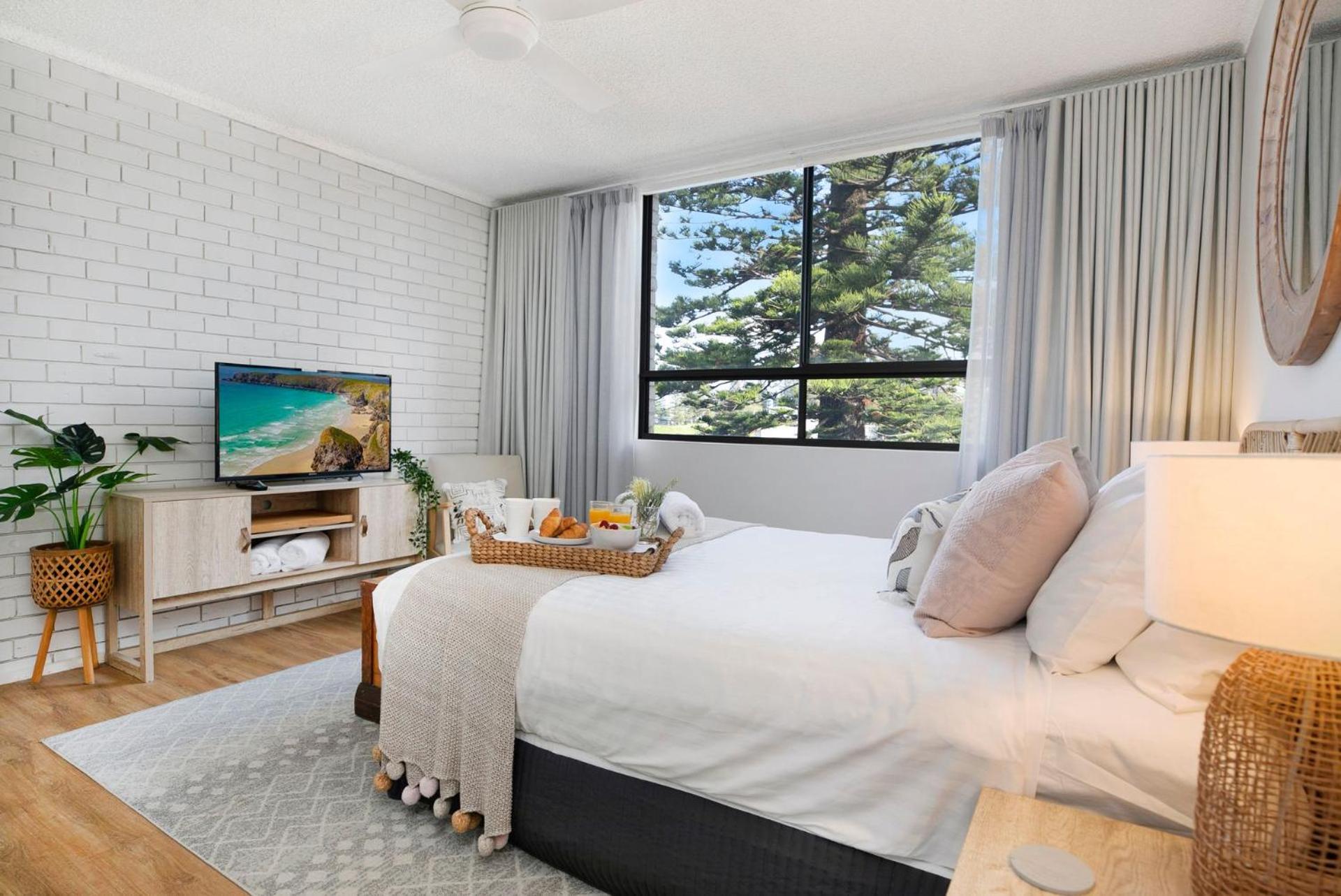 Two-Bedroom Apartment - Photo 2