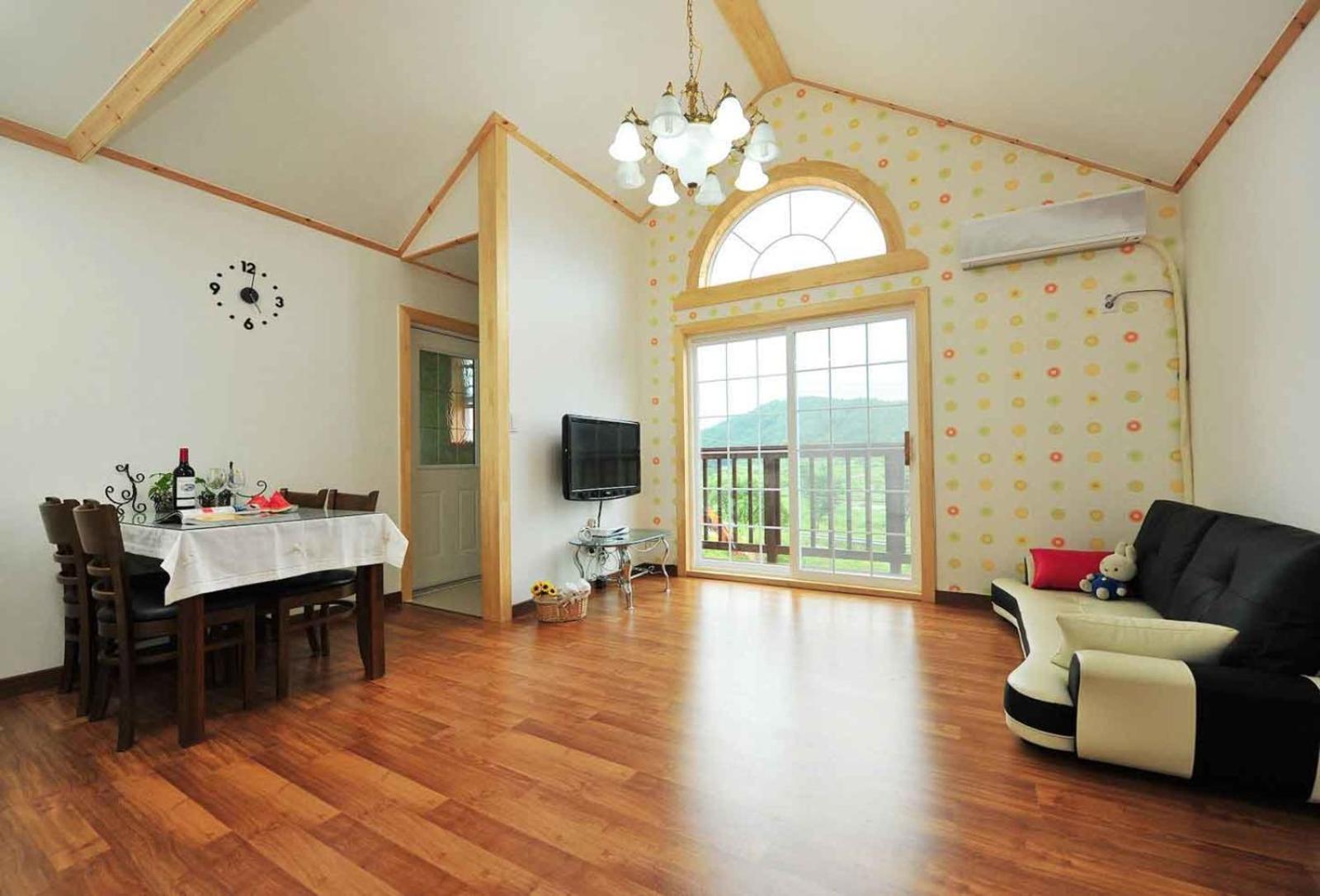 One-Bedroom House photo 2