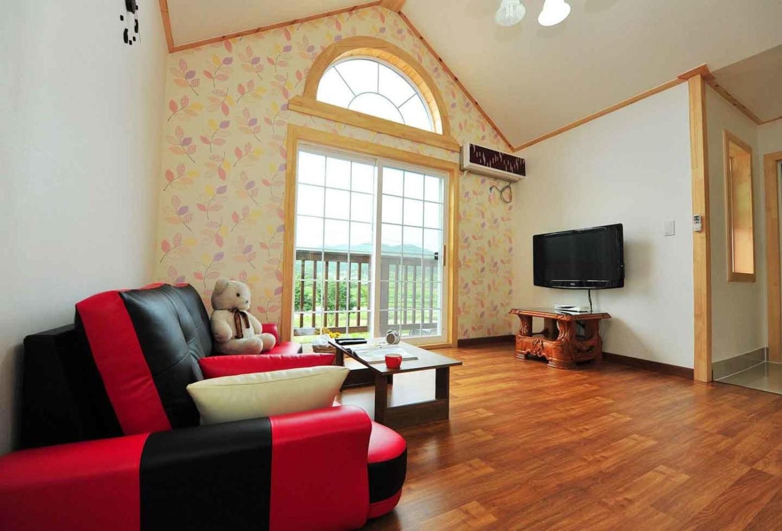 One-Bedroom House photo 1