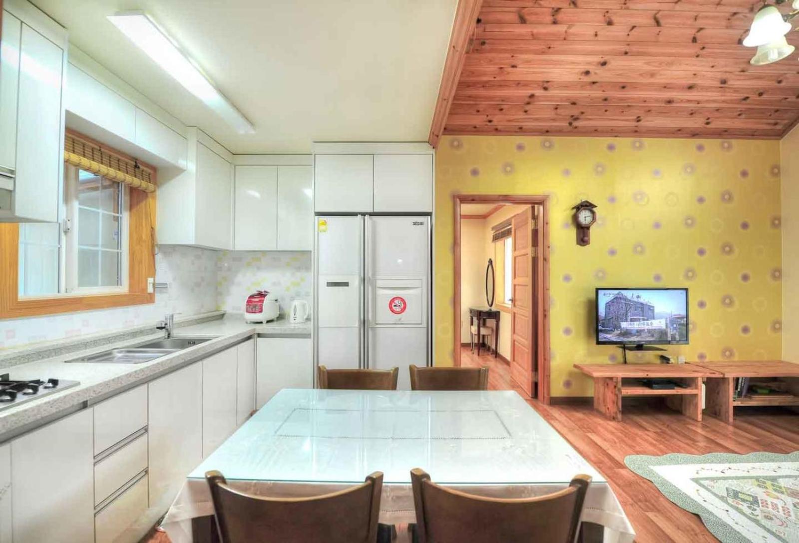 One-Bedroom House photo 2