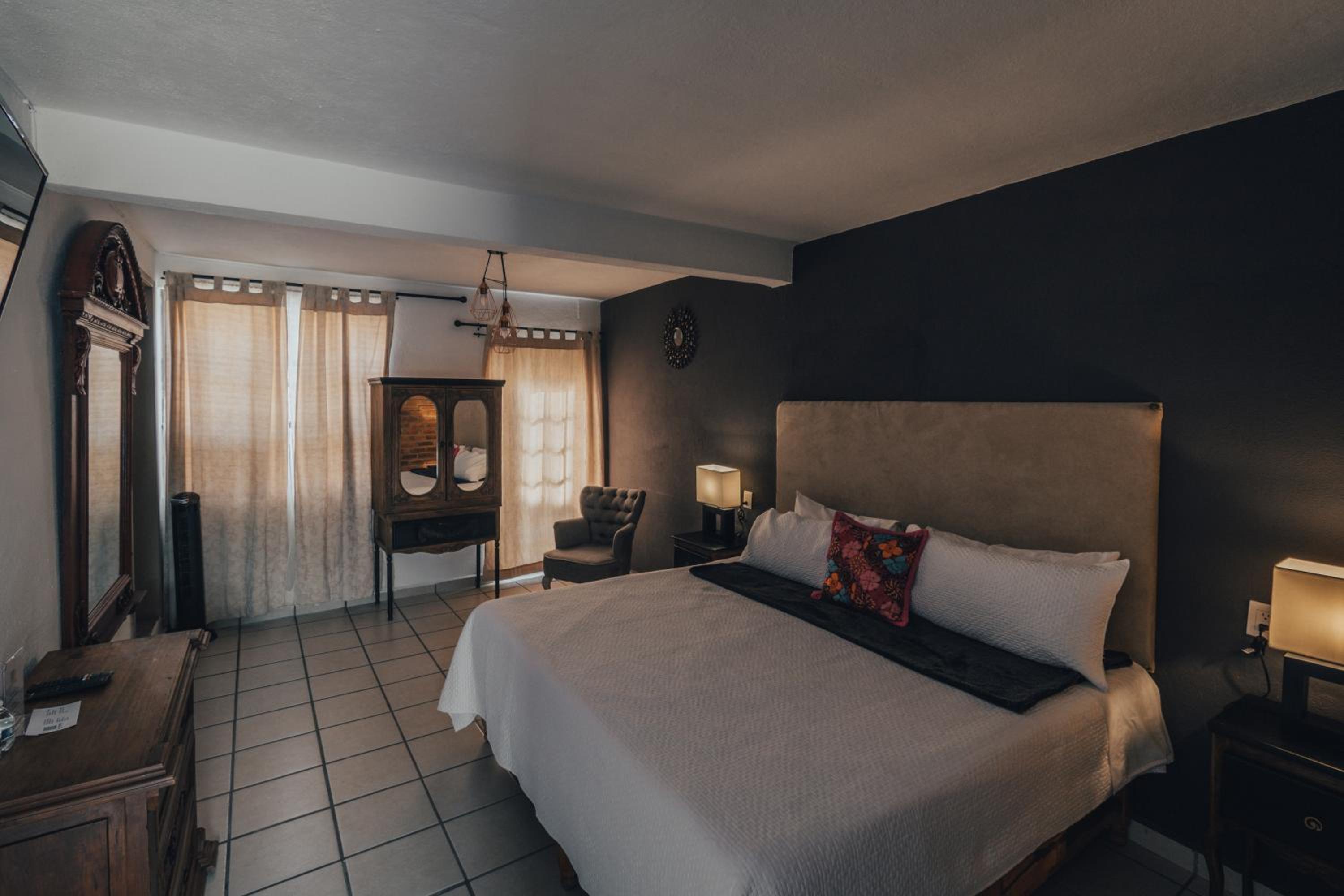 Deluxe King Room