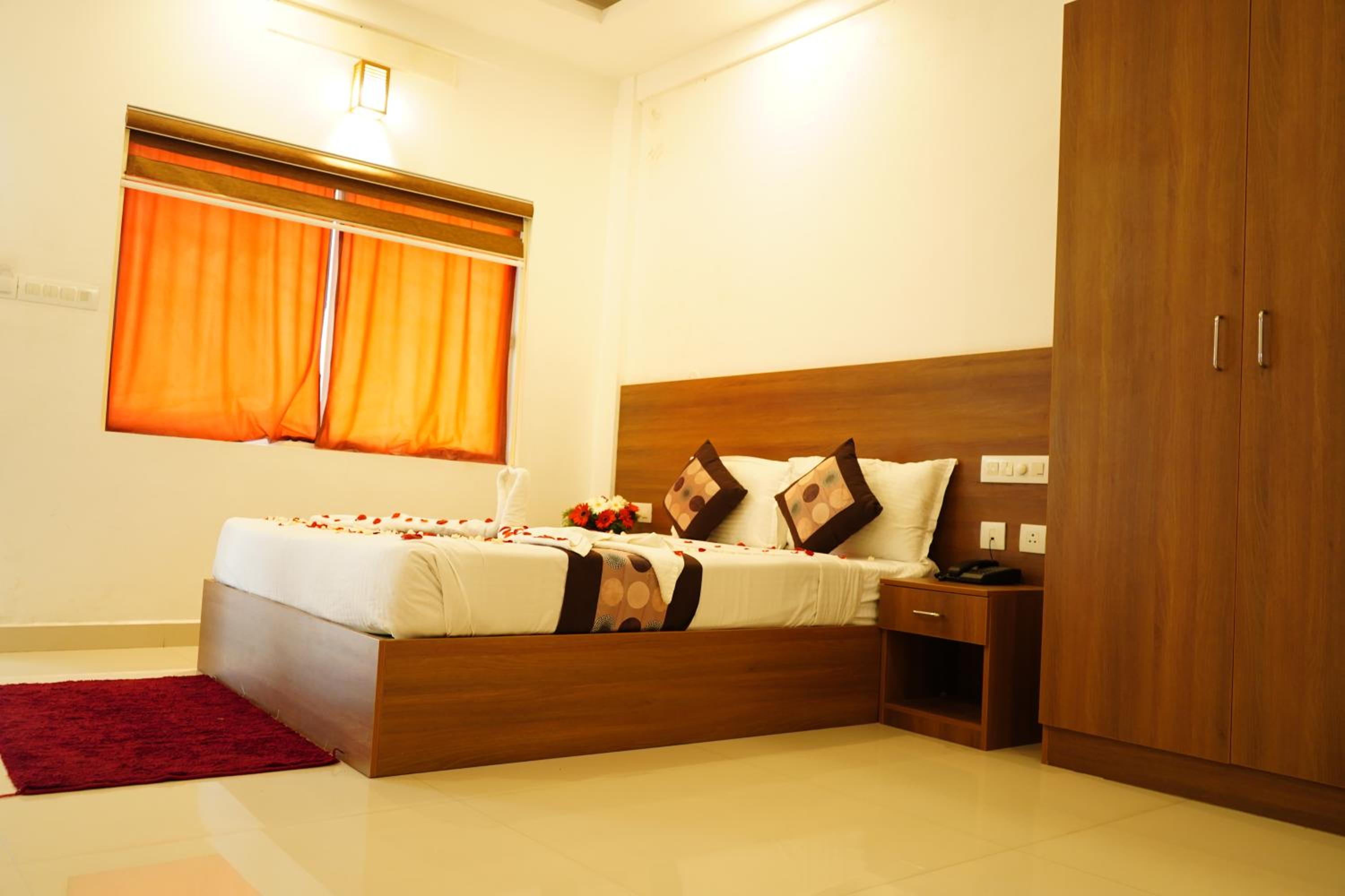 Deluxe Double or Twin Room photo 2