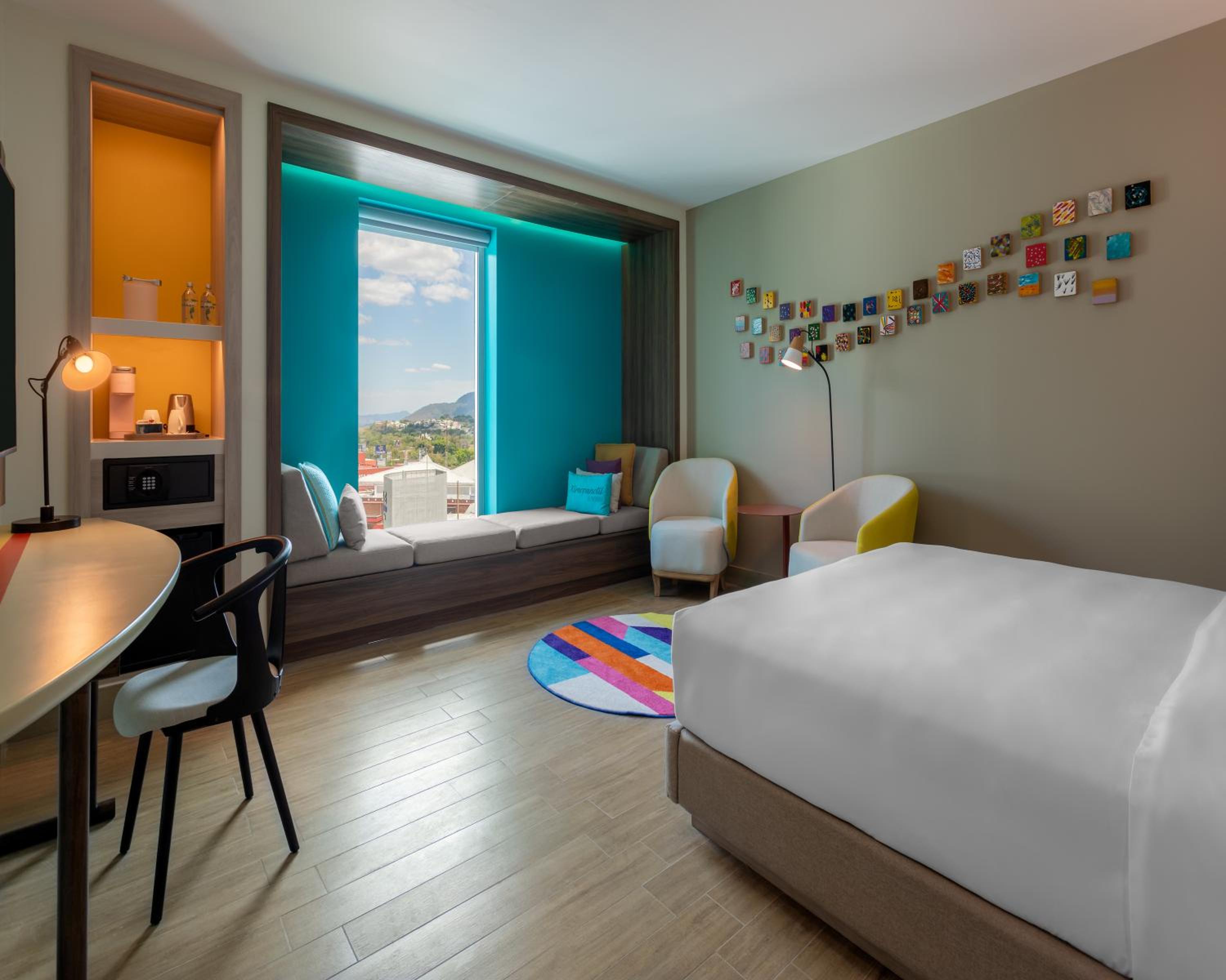 Deluxe King Room - Photo 1