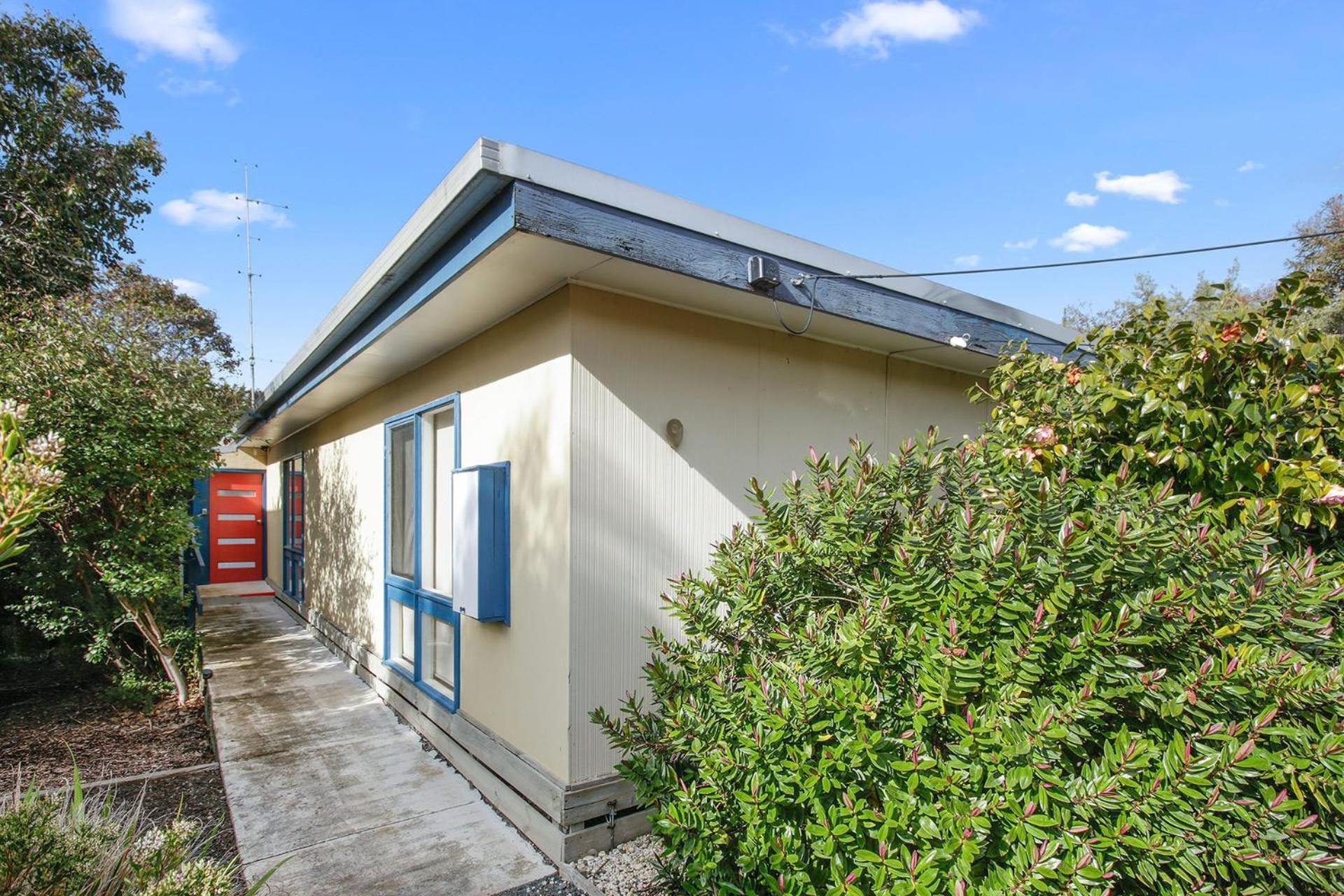Two-Bedroom House photo 2