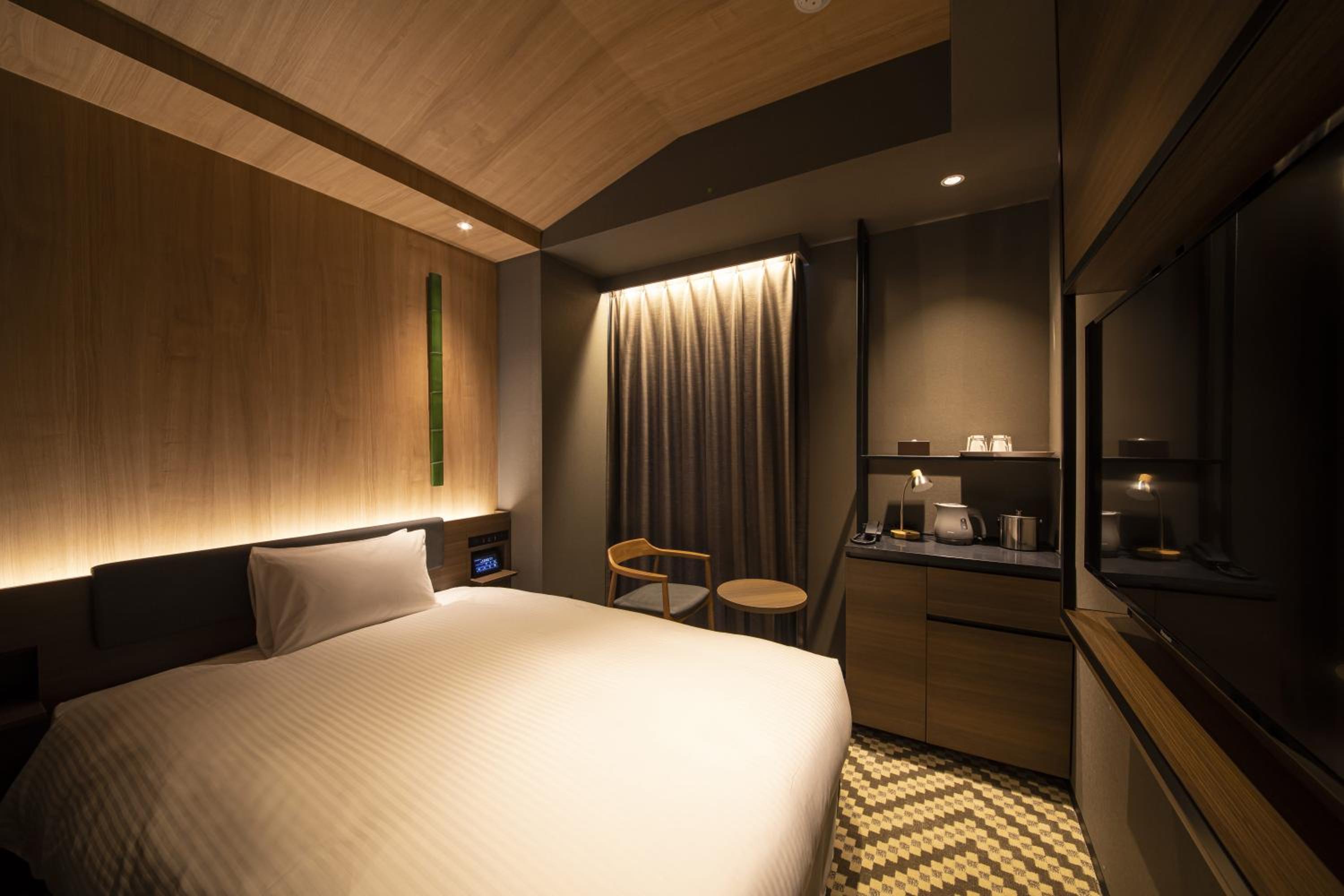 Double Room - Non-Smoking - Photo 15