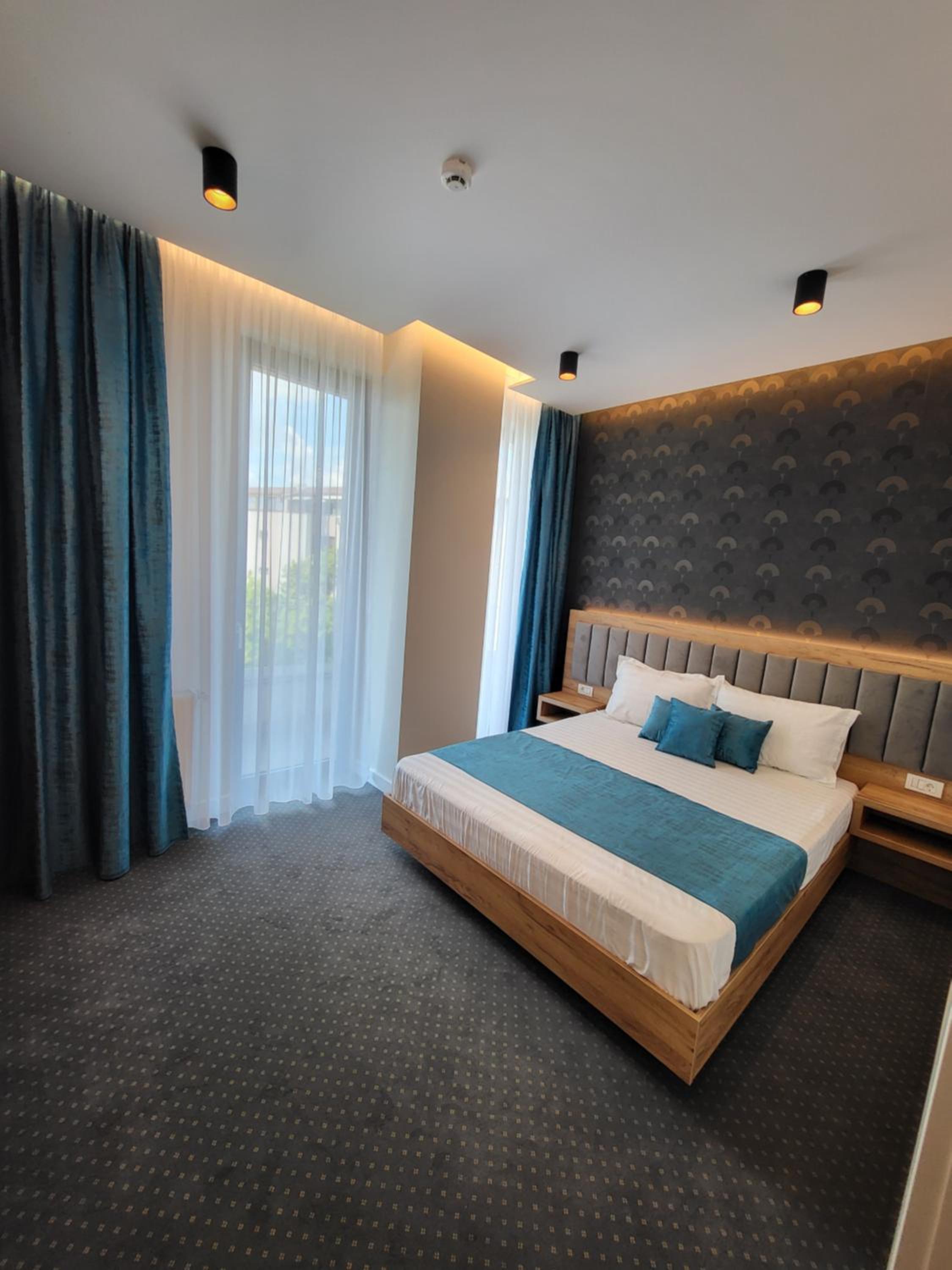 Double Room with Balcony - Photo 4