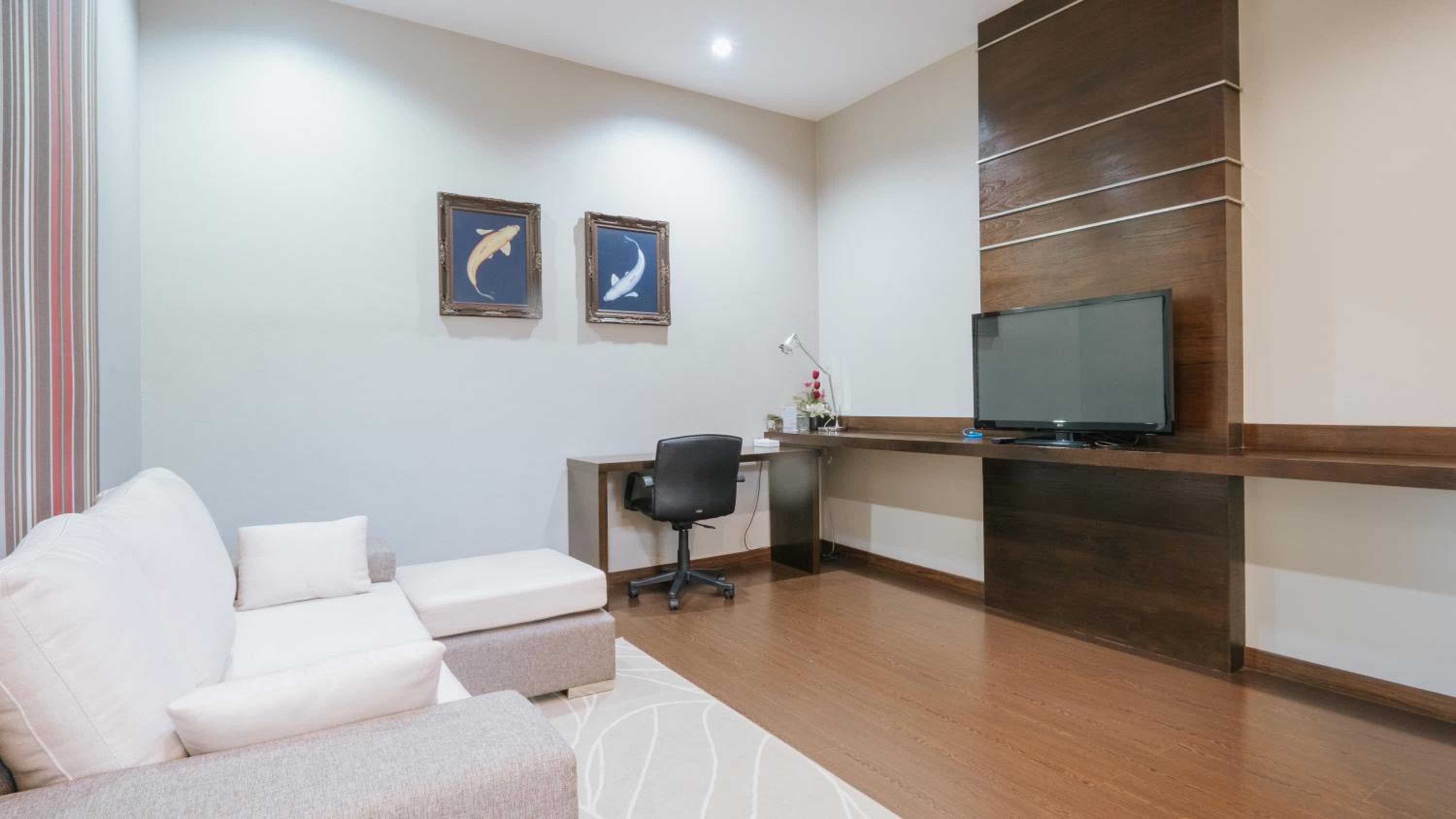 Executive Suite photo 2