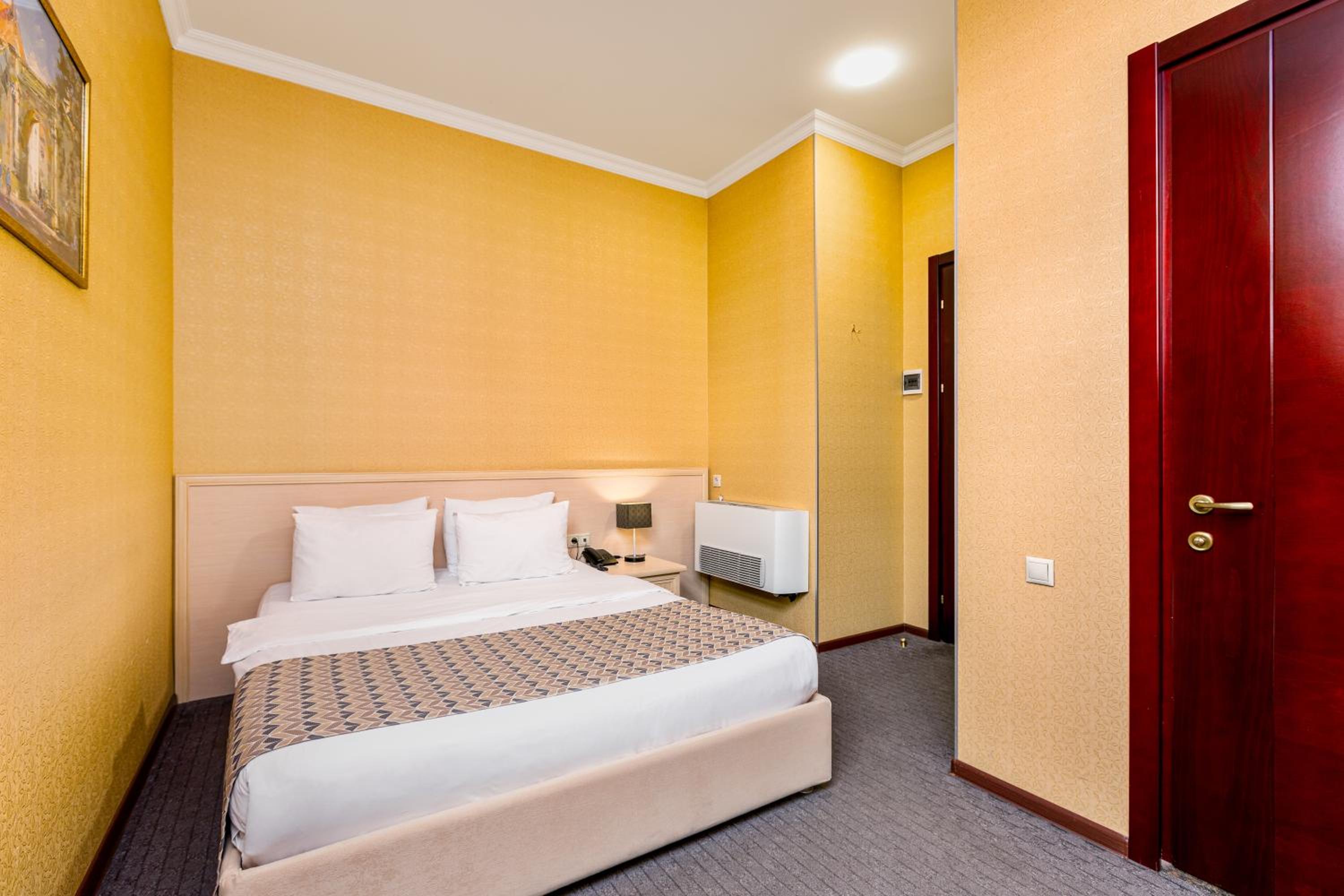 Economy Double Room photo 1