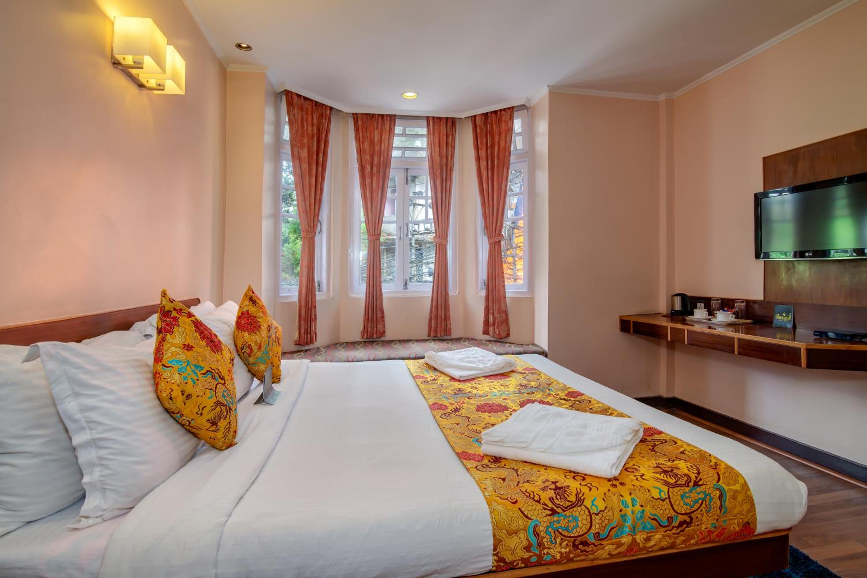 Deluxe Double Room - Photo 11
