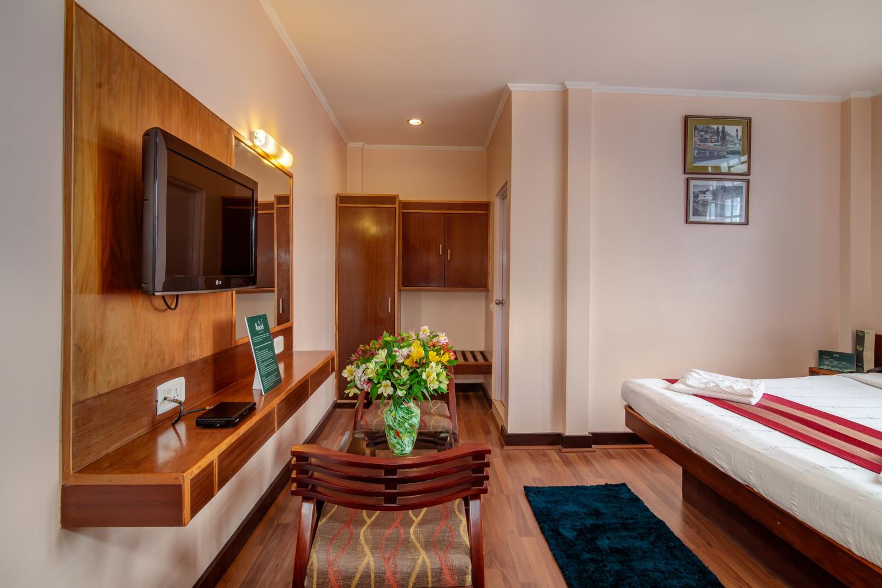 Deluxe Double Room - Photo 17