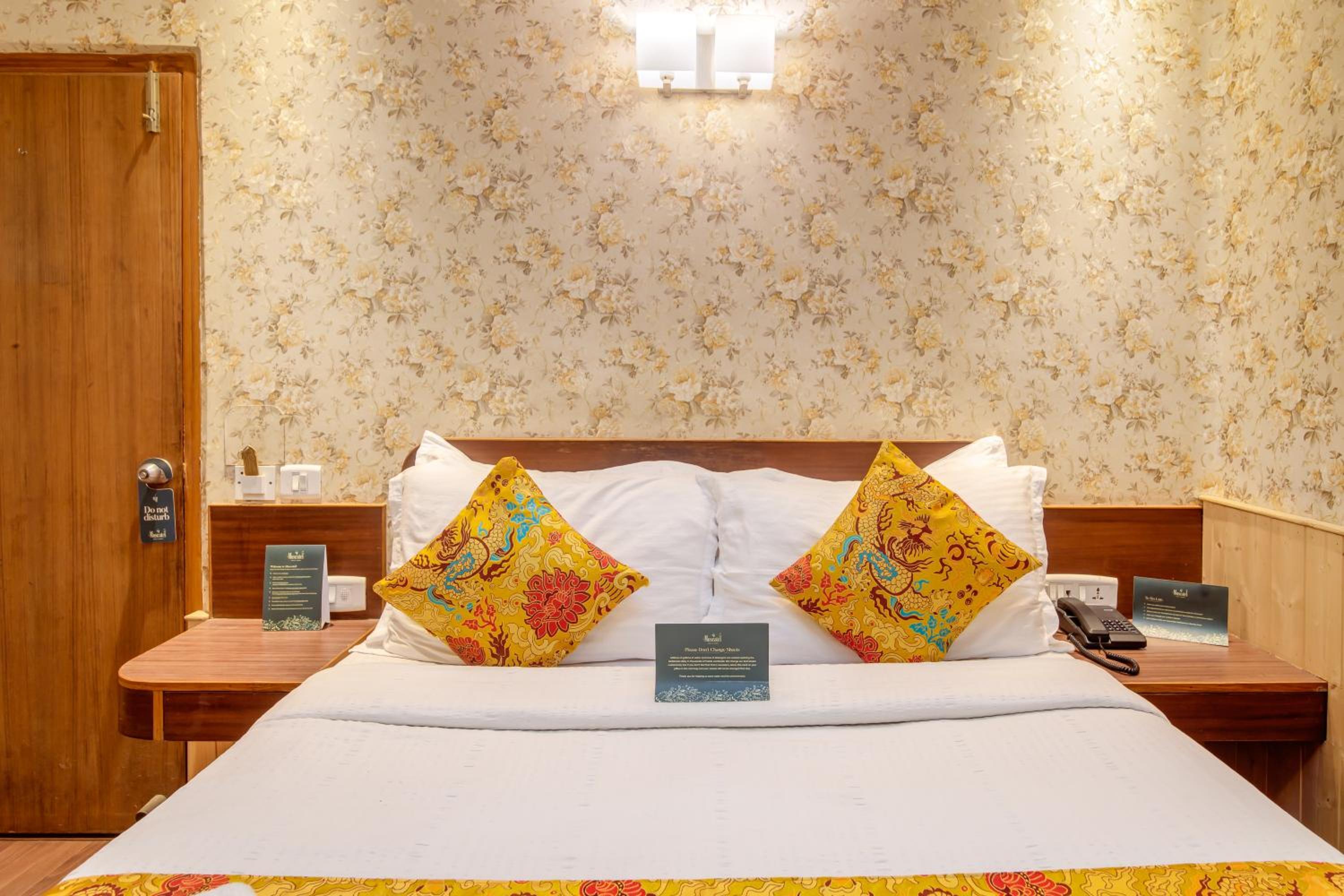 Deluxe Double Room - Photo 22