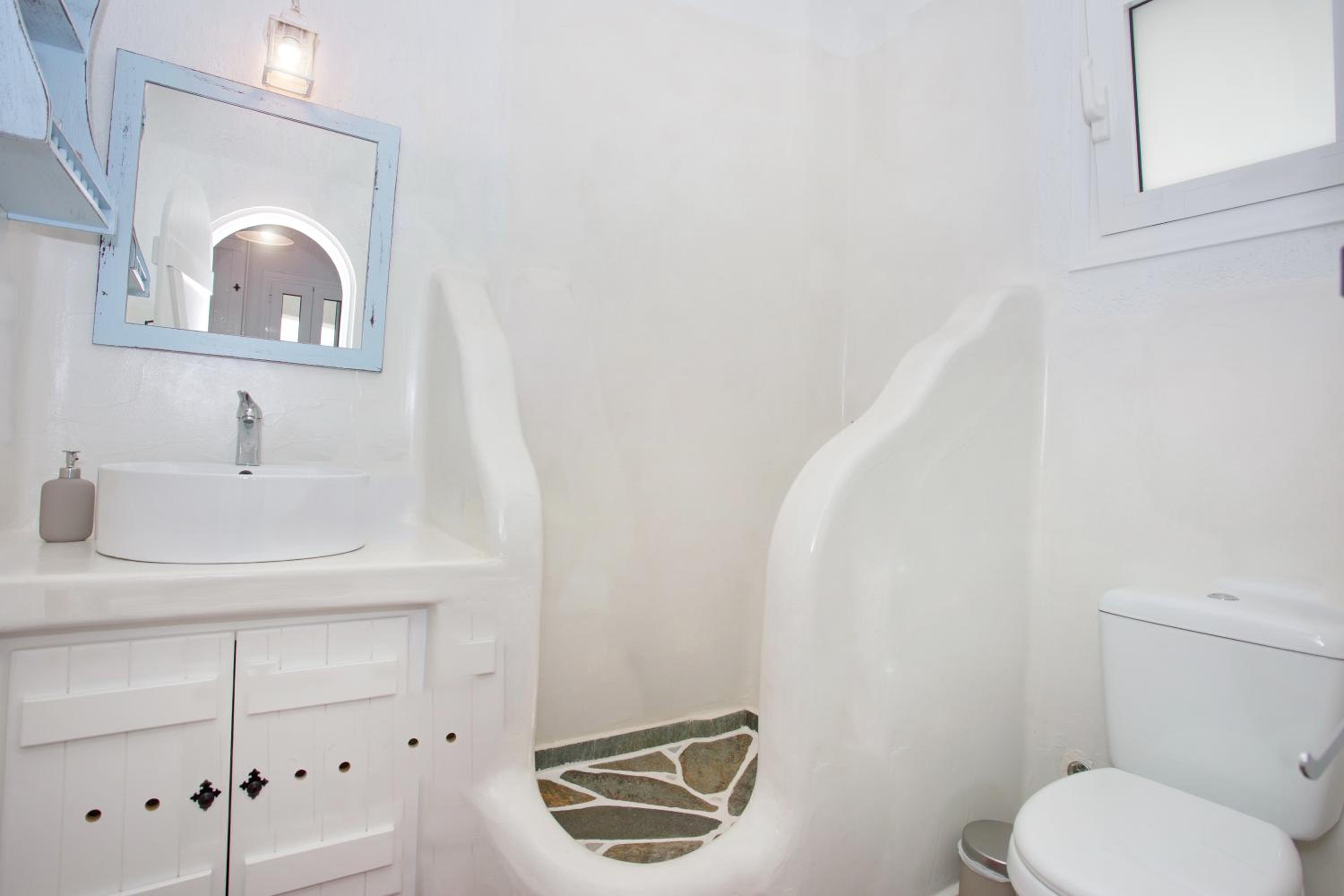 Villa with Sea View - Photo 22