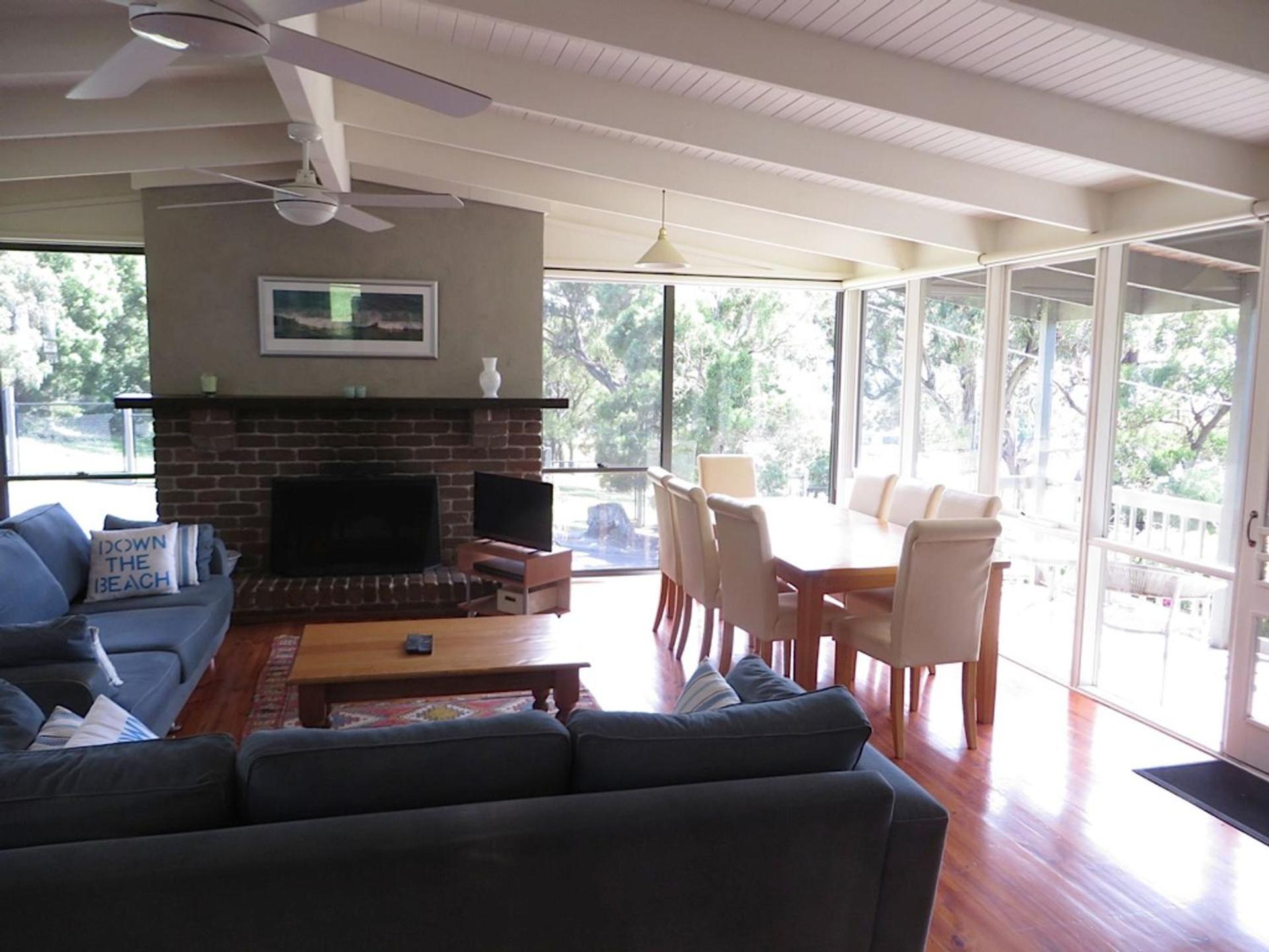 Three-Bedroom House photo 2