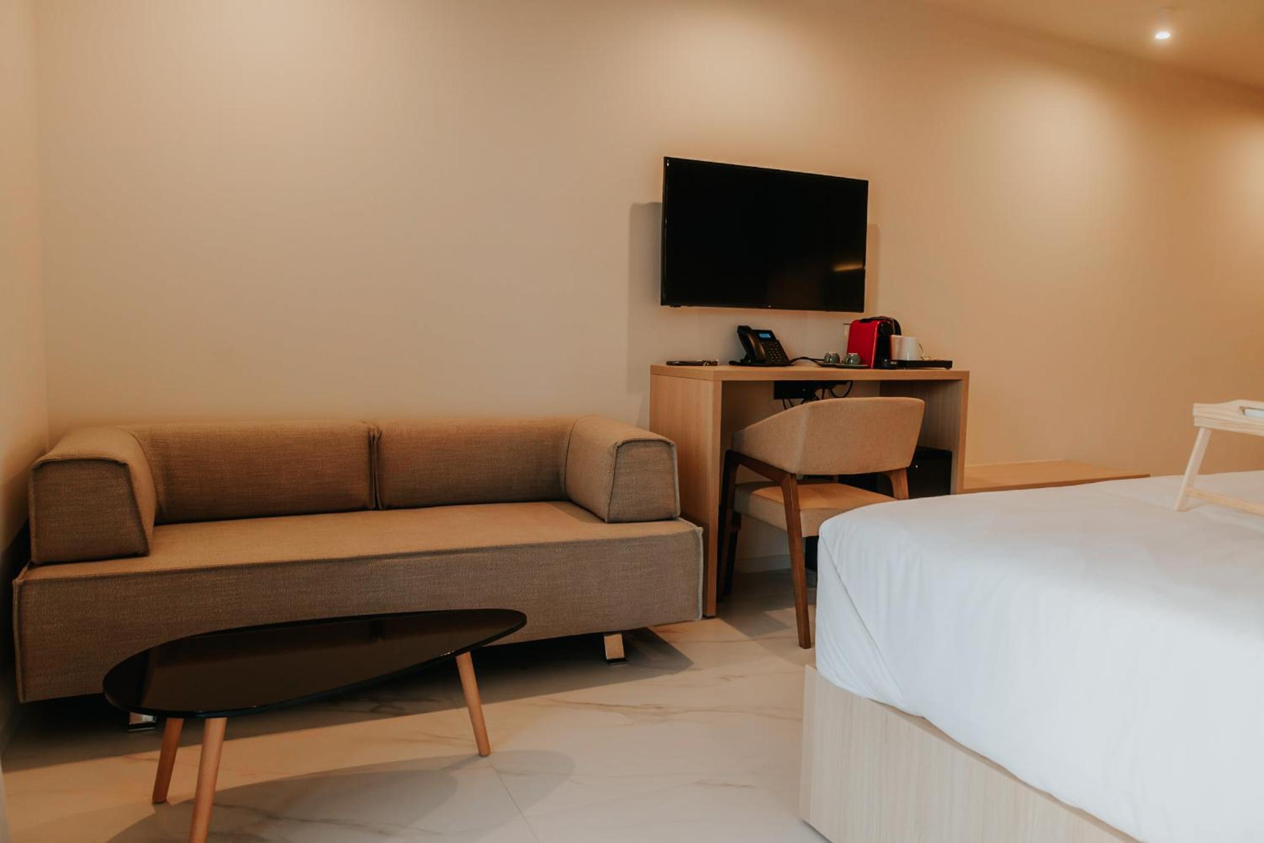 Junior Suite with Balcony photo 2