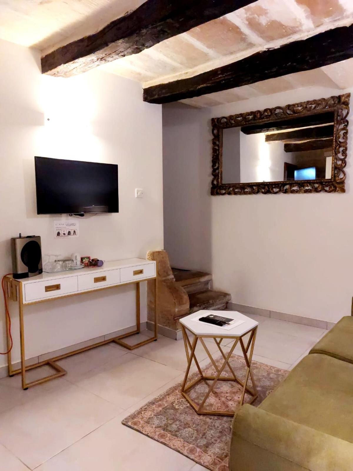 Family Room - Photo 7