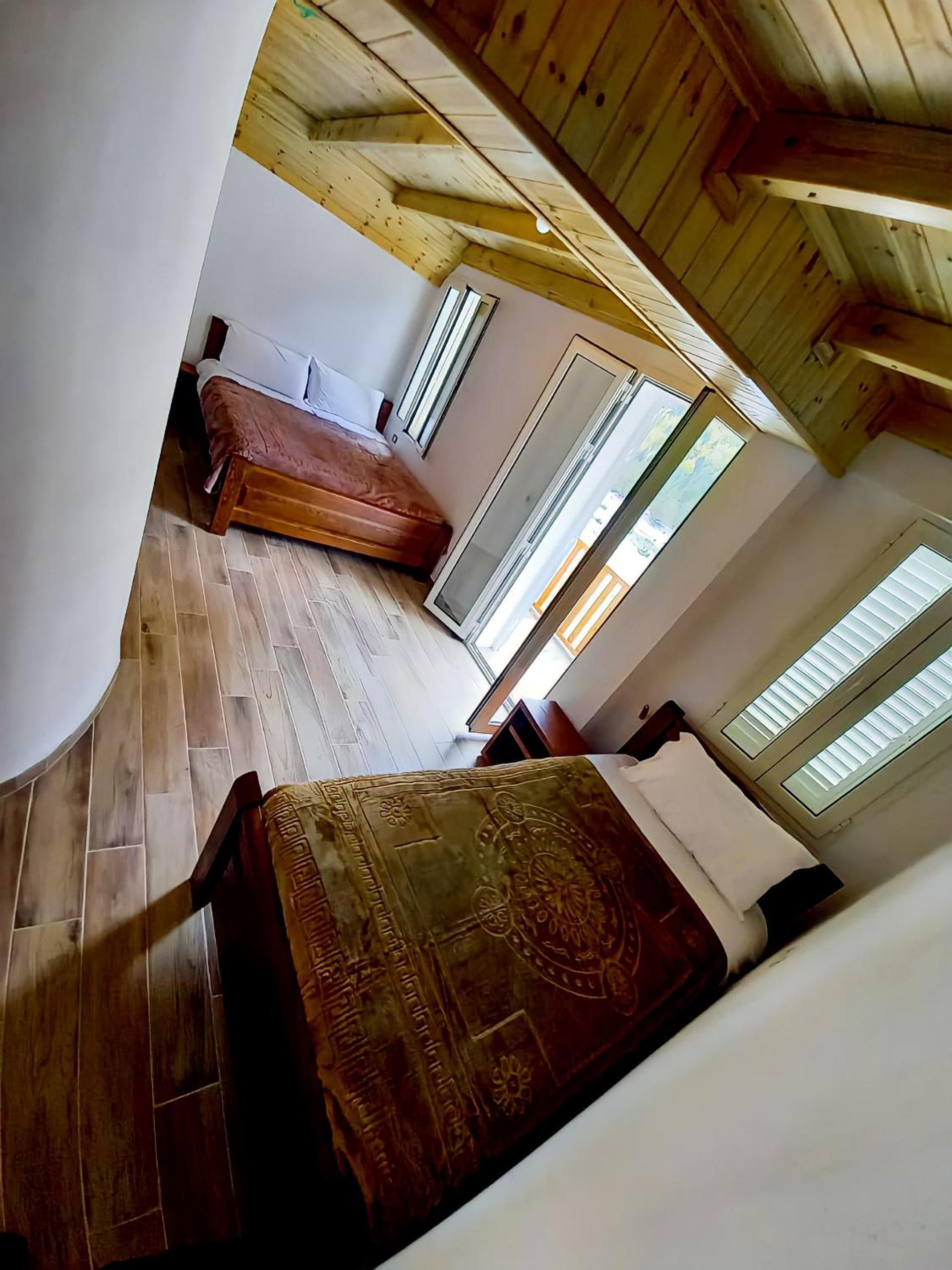 Double Room with Balcony (2 Adults + 1 Child) photo 2